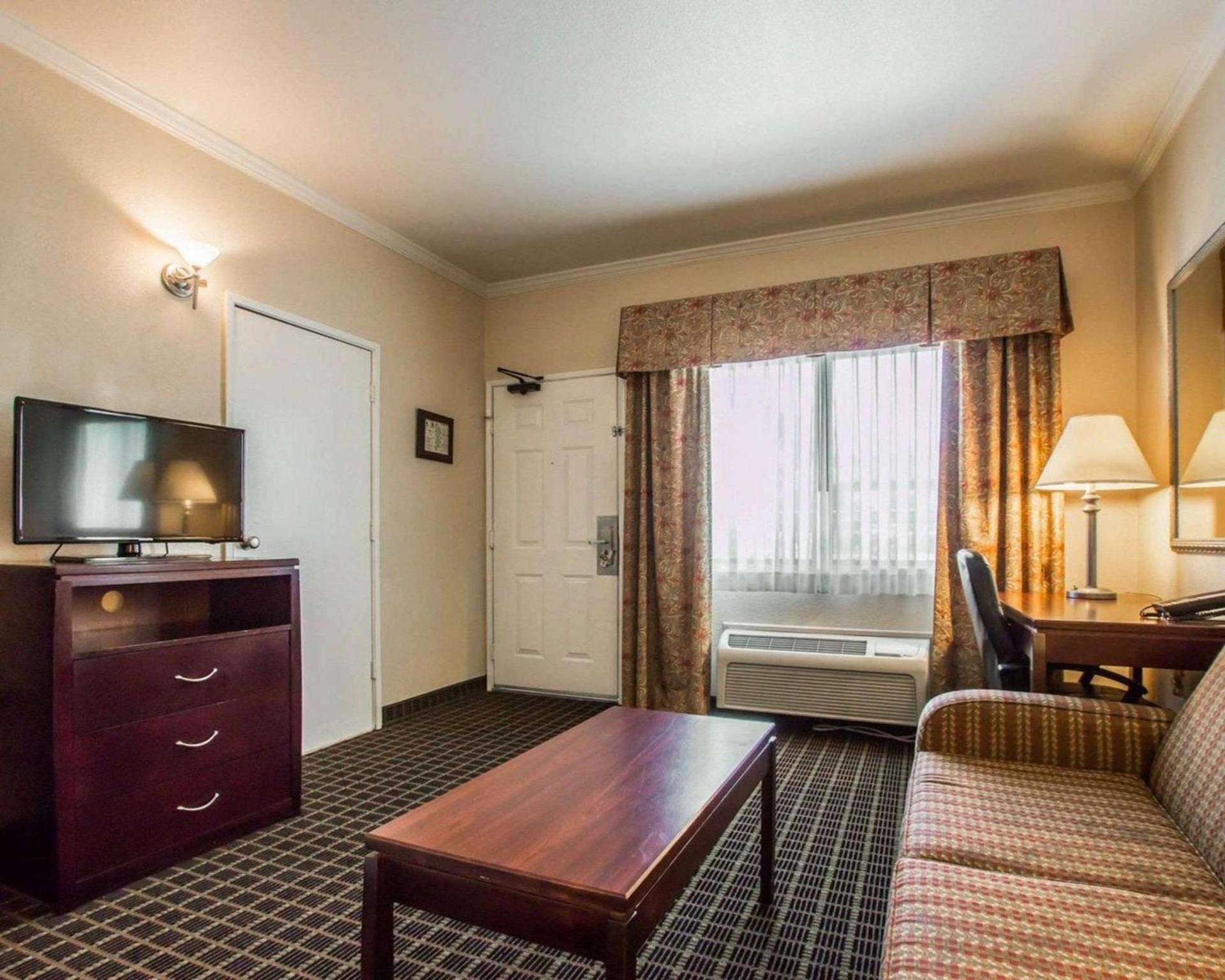 Quality Inn Temecula Valley Wine Country photo 30