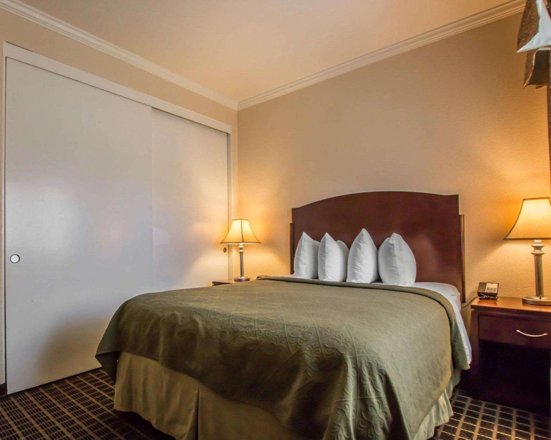 Quality Inn Temecula Valley Wine Country photo 29