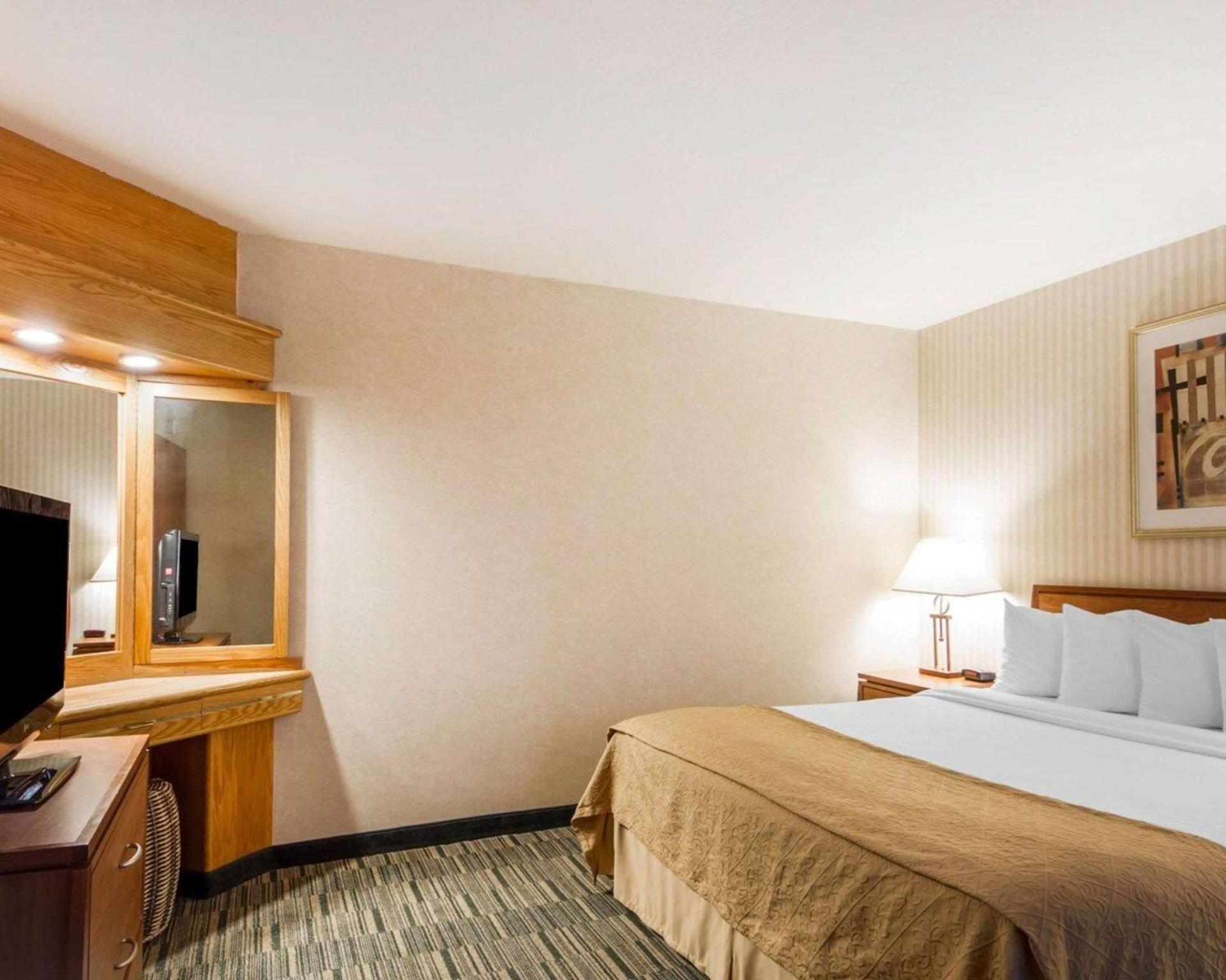 Quality Inn Petaluma - Sonoma photo 34