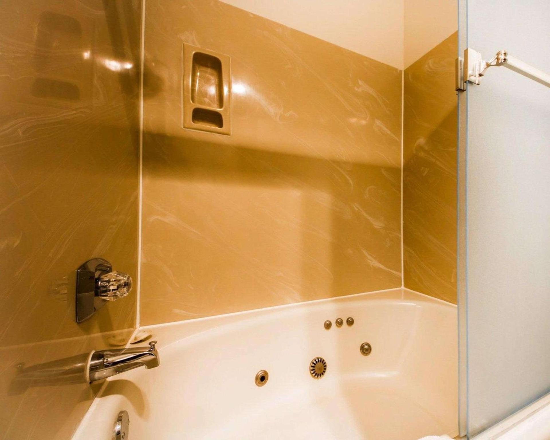 Quality Inn Petaluma - Sonoma photo 32