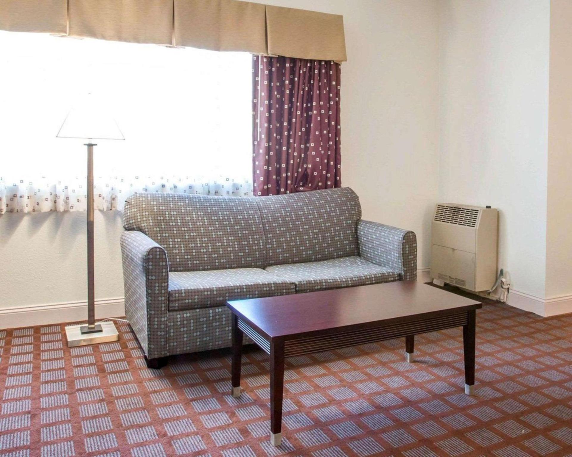 Quality Inn near Mammoth Mountain Ski Resort photo 15
