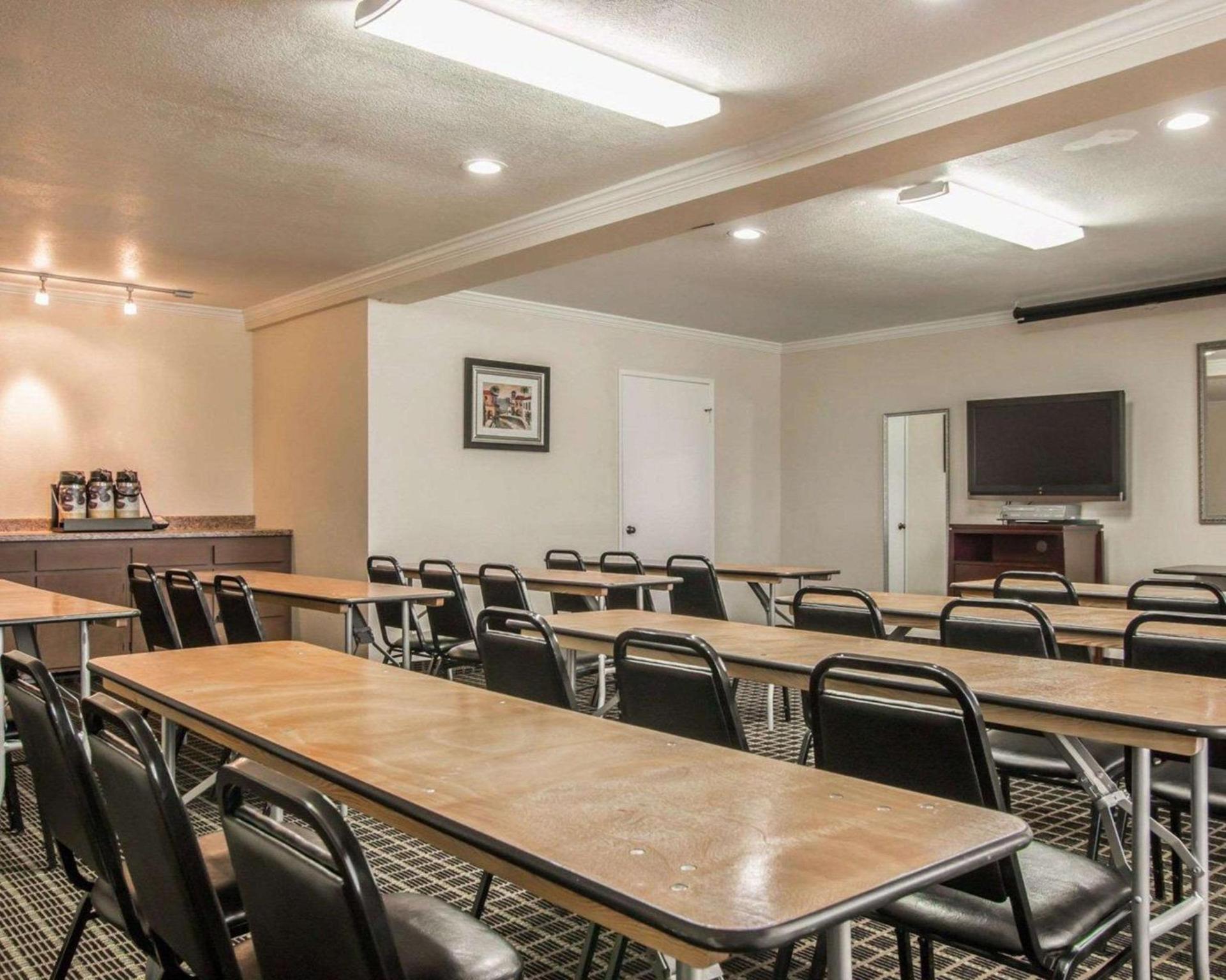 Quality Inn Temecula Valley Wine Country photo 23