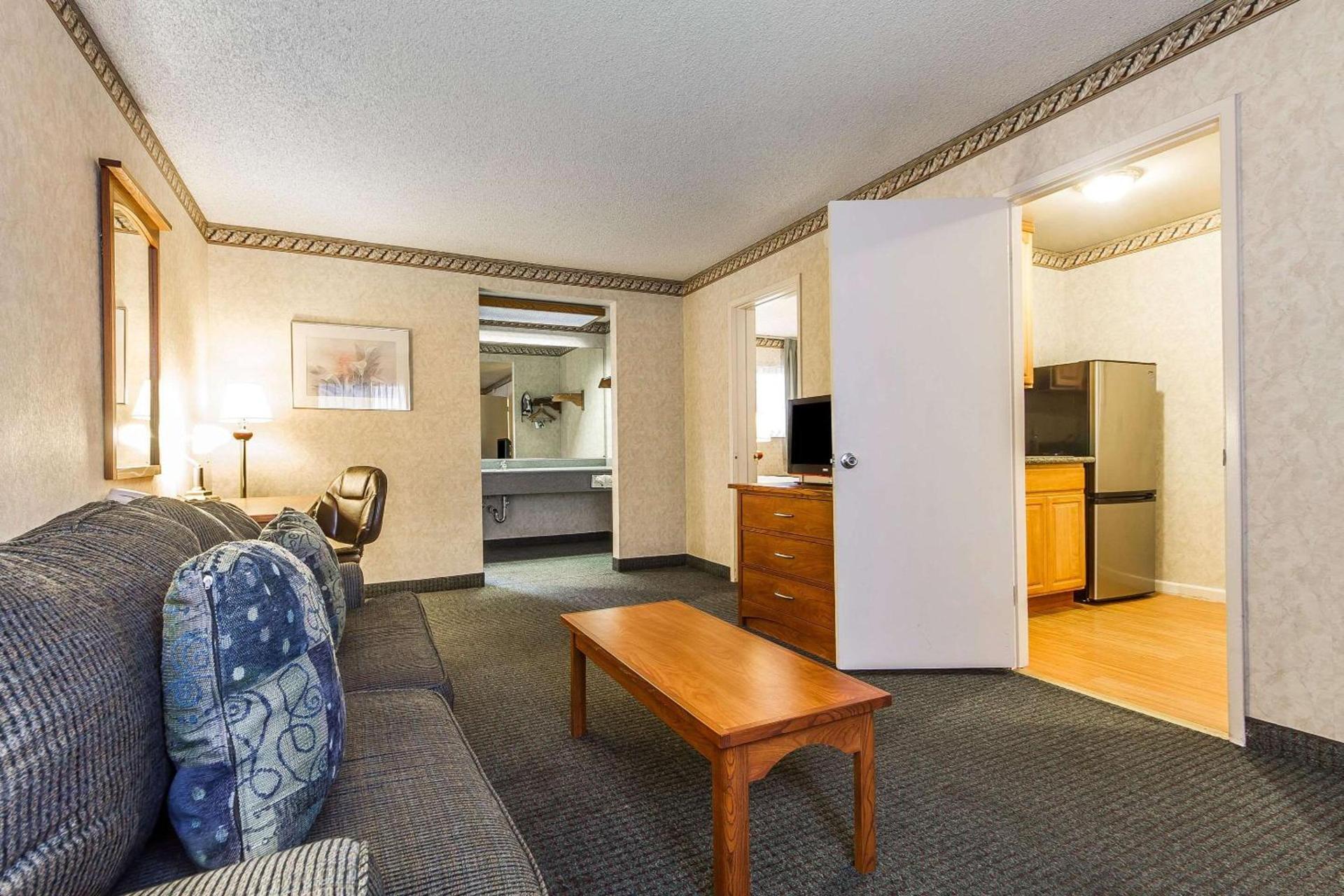 Quality Inn & Suites Silicon Valley photo 7