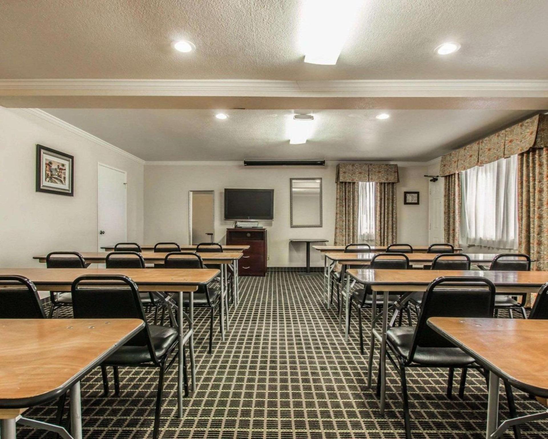 Quality Inn Temecula Valley Wine Country photo 12