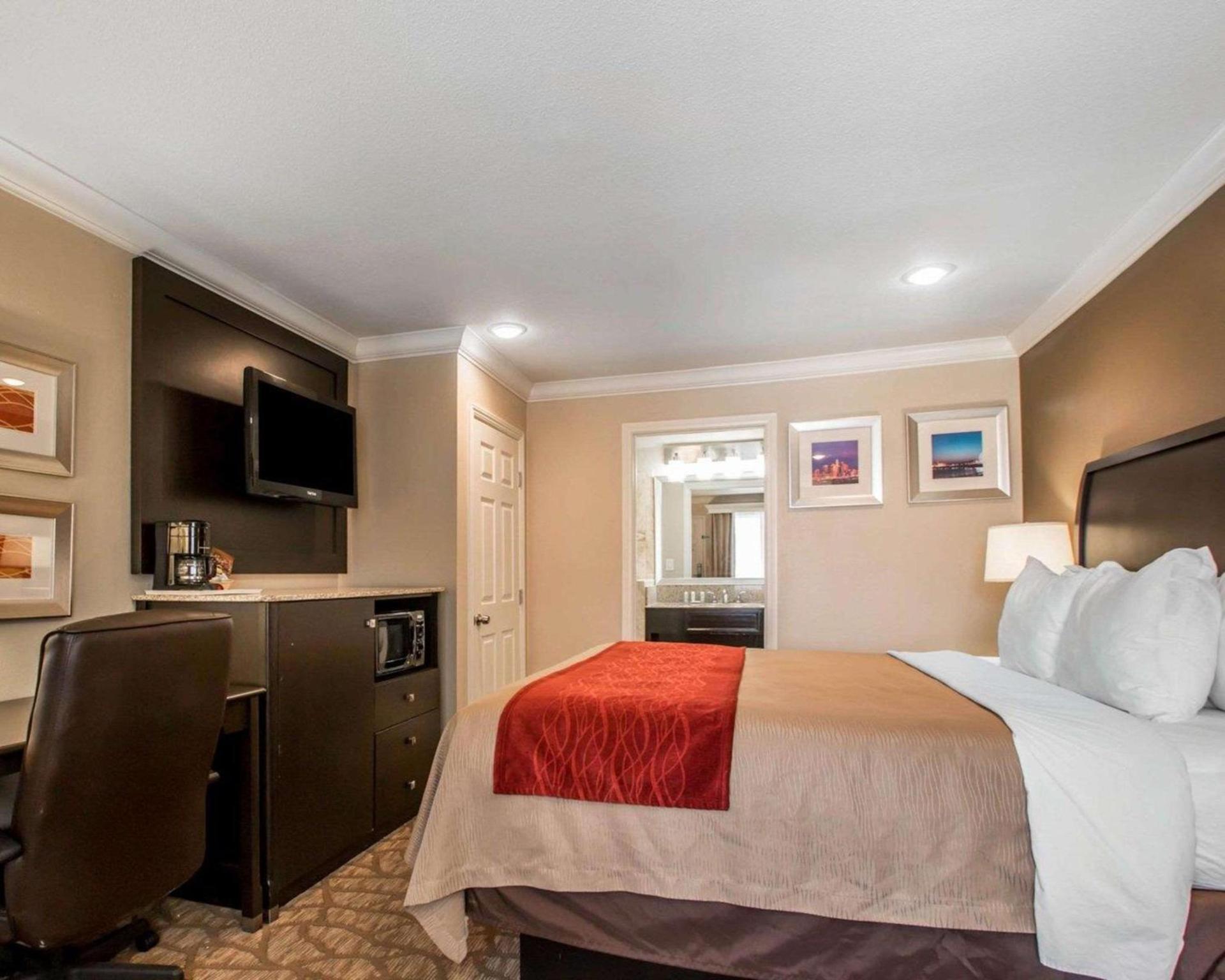 Quality Inn Downey photo 12