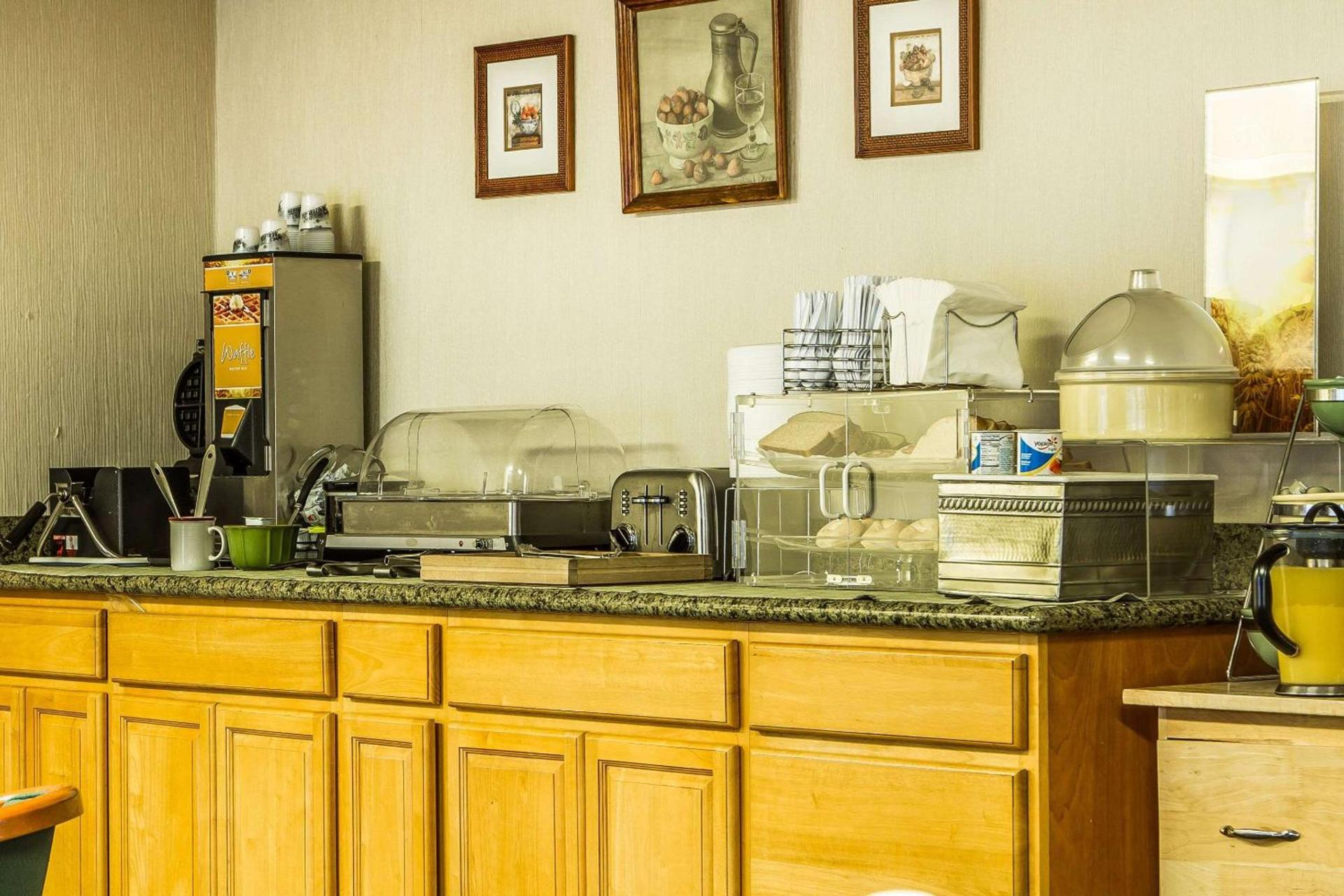 Quality Inn & Suites Silicon Valley photo 9