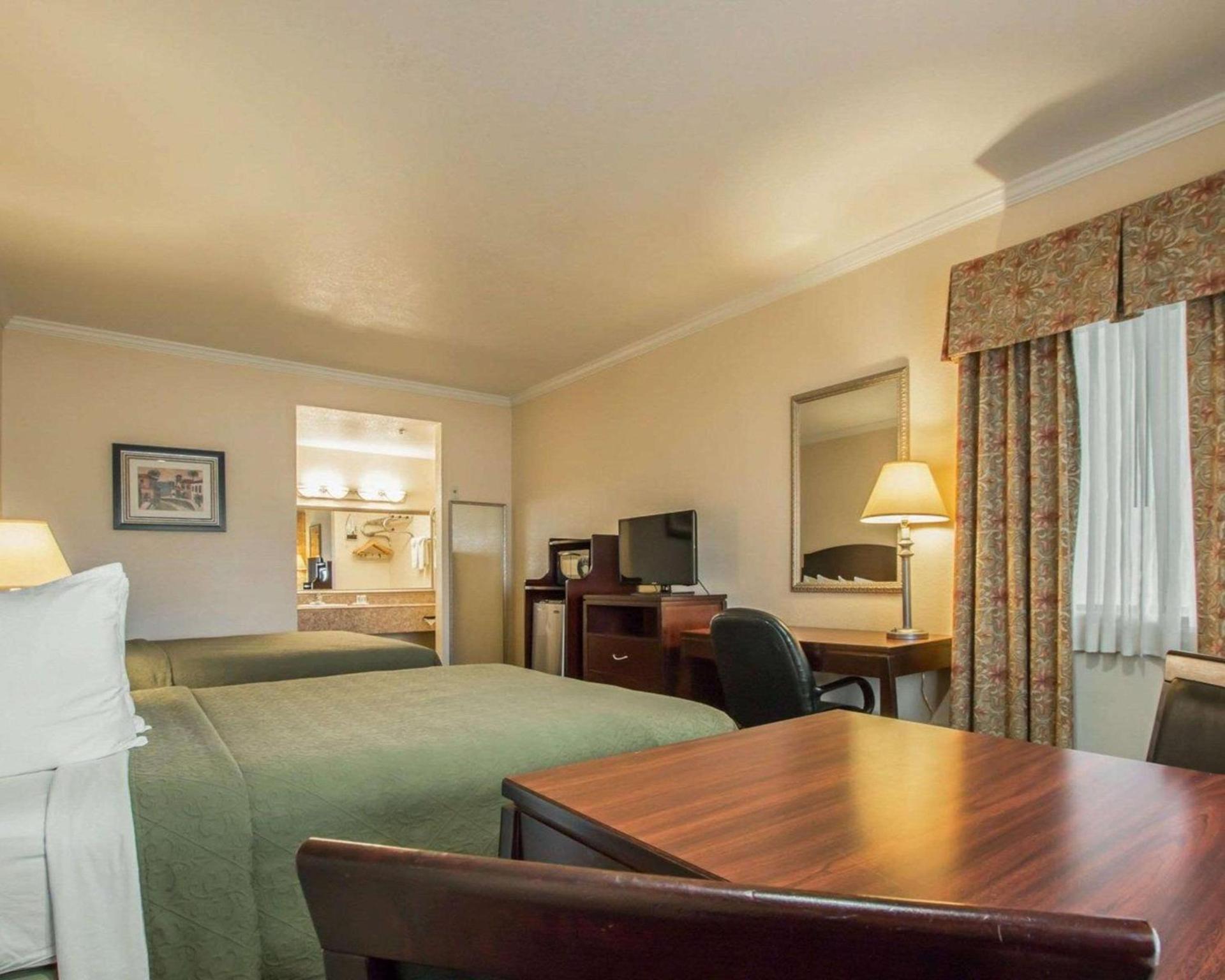 Quality Inn Temecula Valley Wine Country photo 11