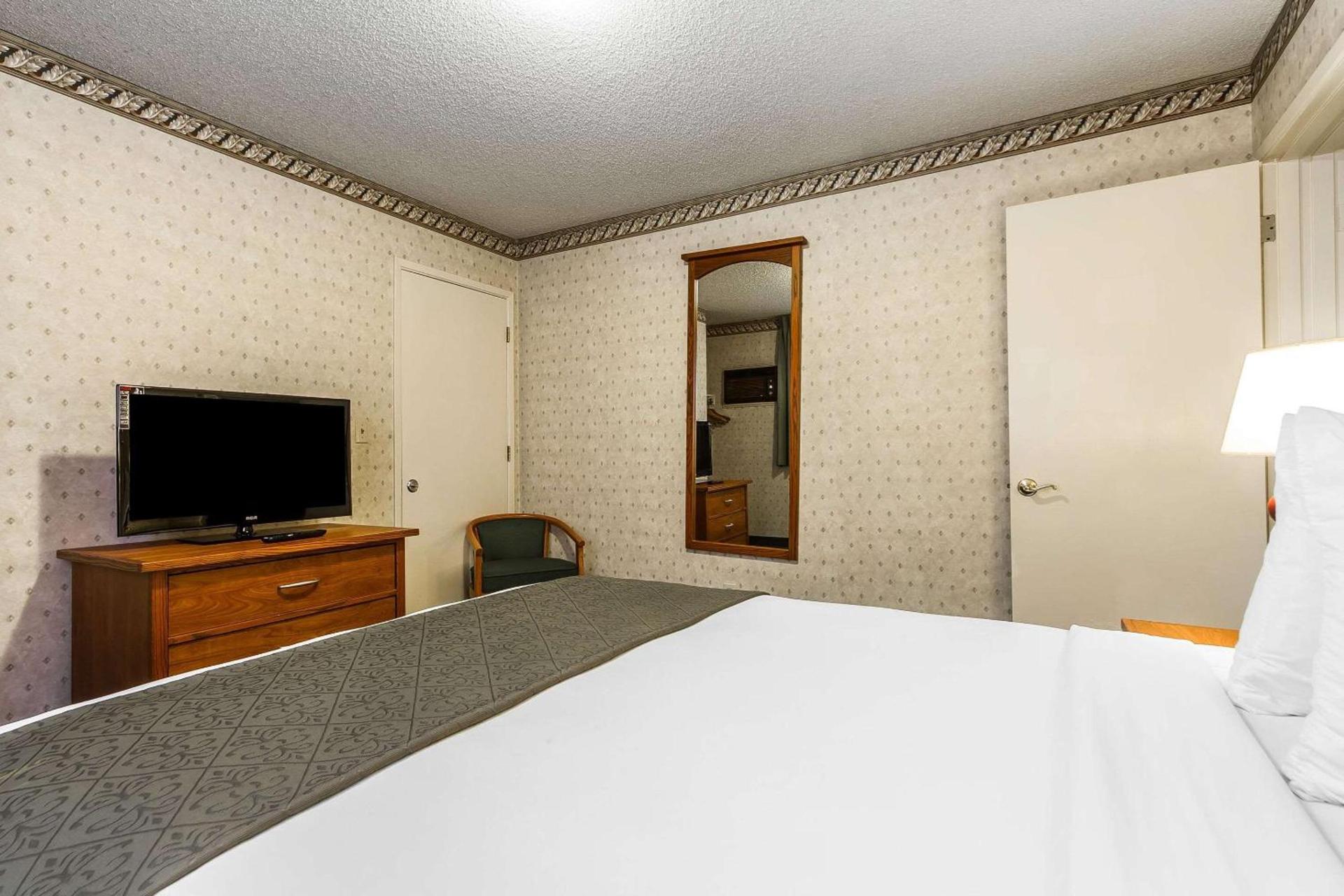 Quality Inn & Suites Silicon Valley photo 10