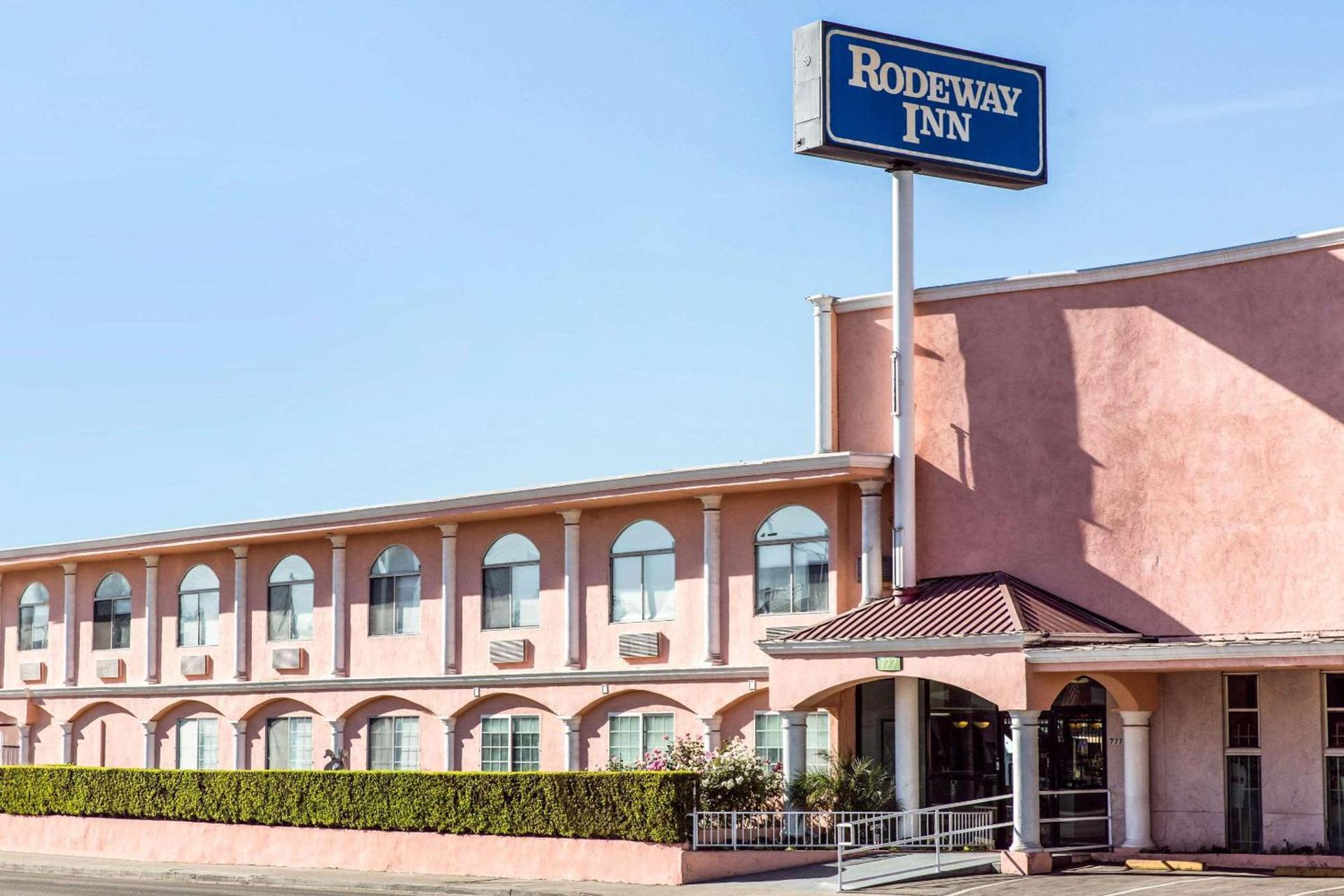 Rodeway Inn near Melrose Ave photo 14