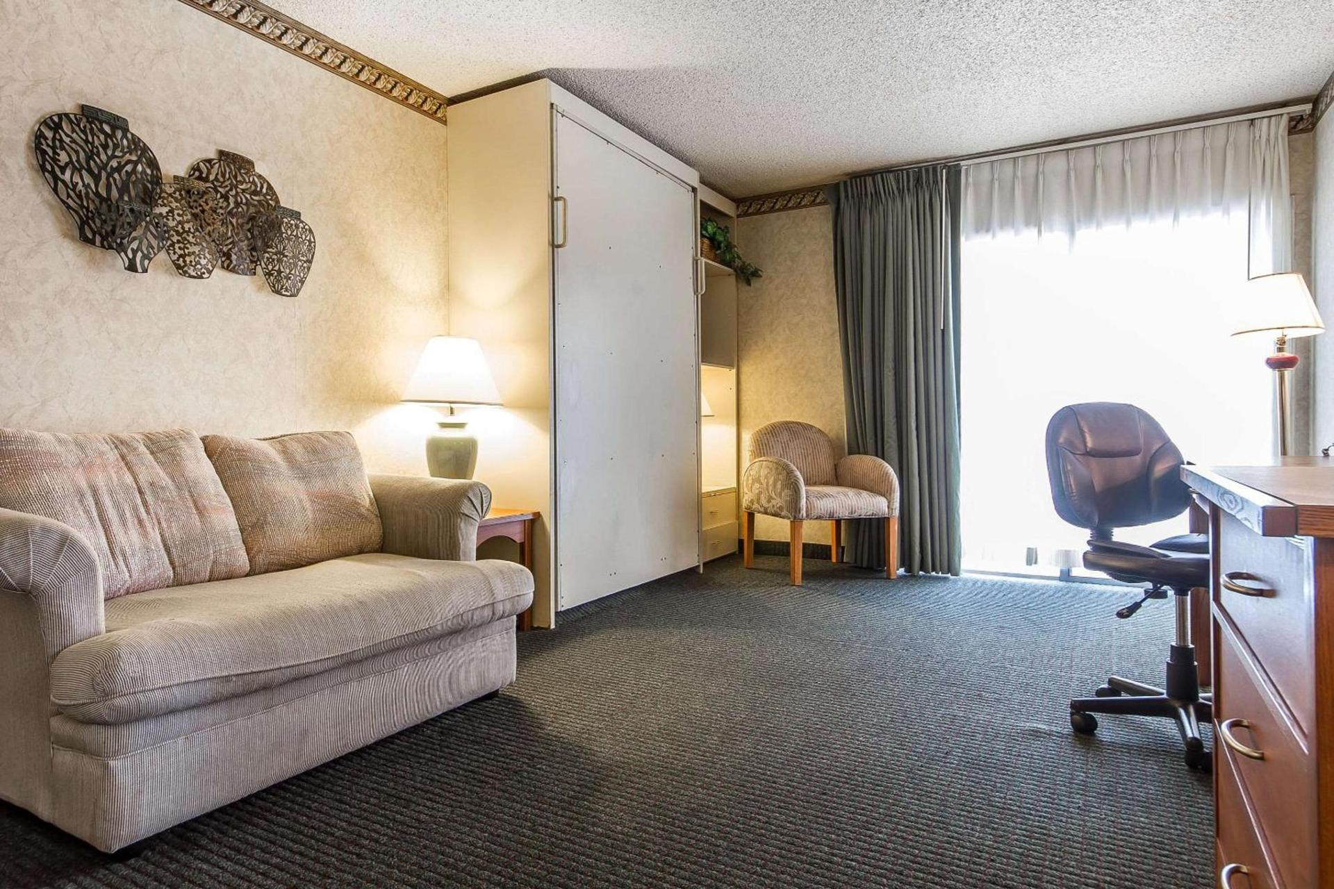 Quality Inn & Suites Silicon Valley photo 15