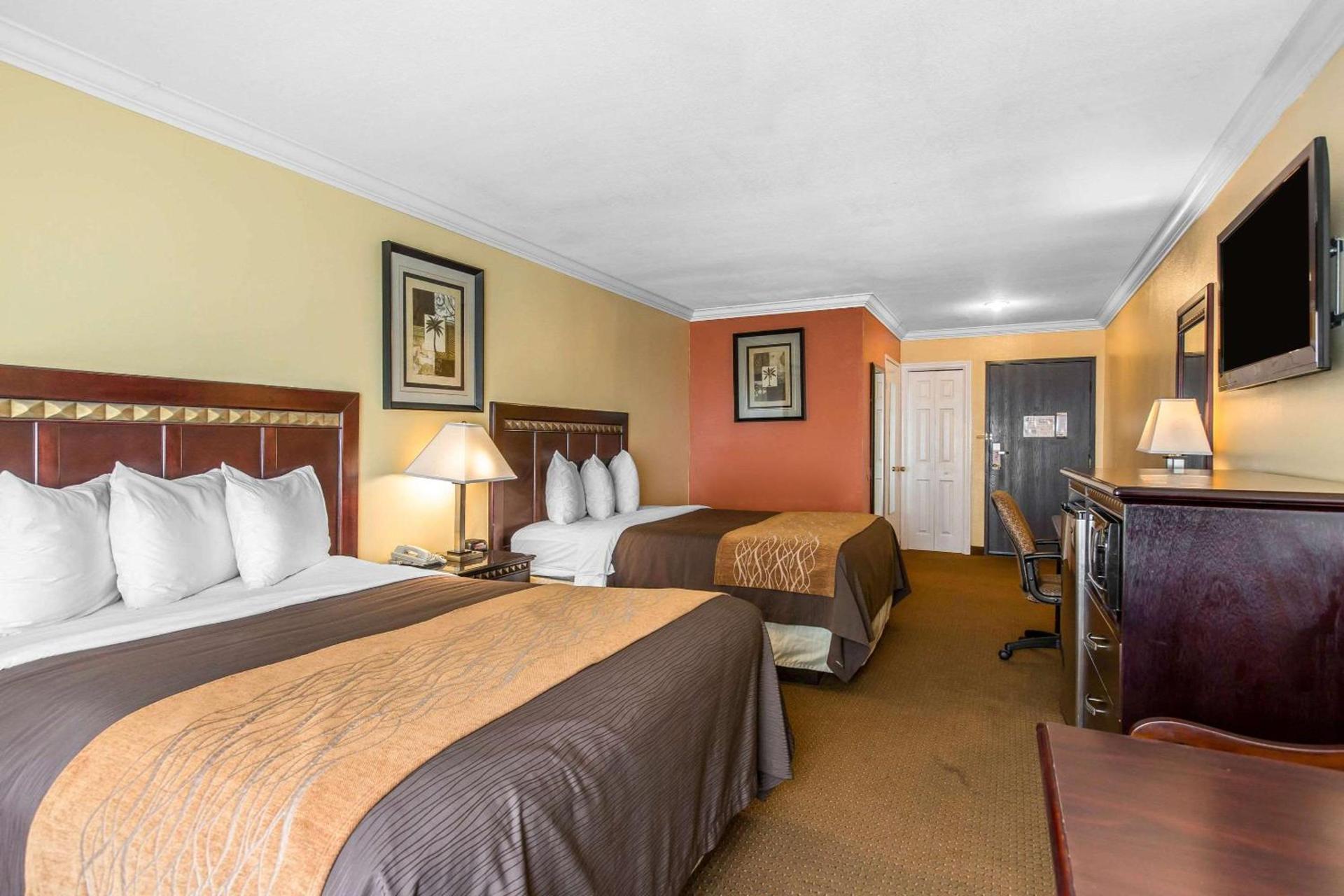 Quality Inn & Suites Bell Gardens-Los Angeles photo 3