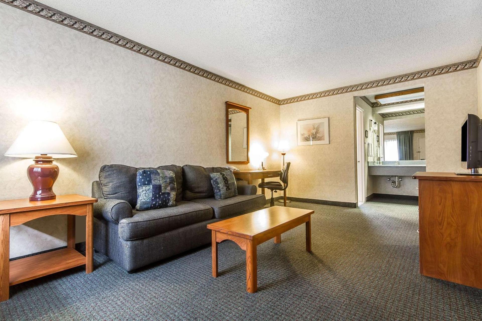 Quality Inn & Suites Silicon Valley photo 23