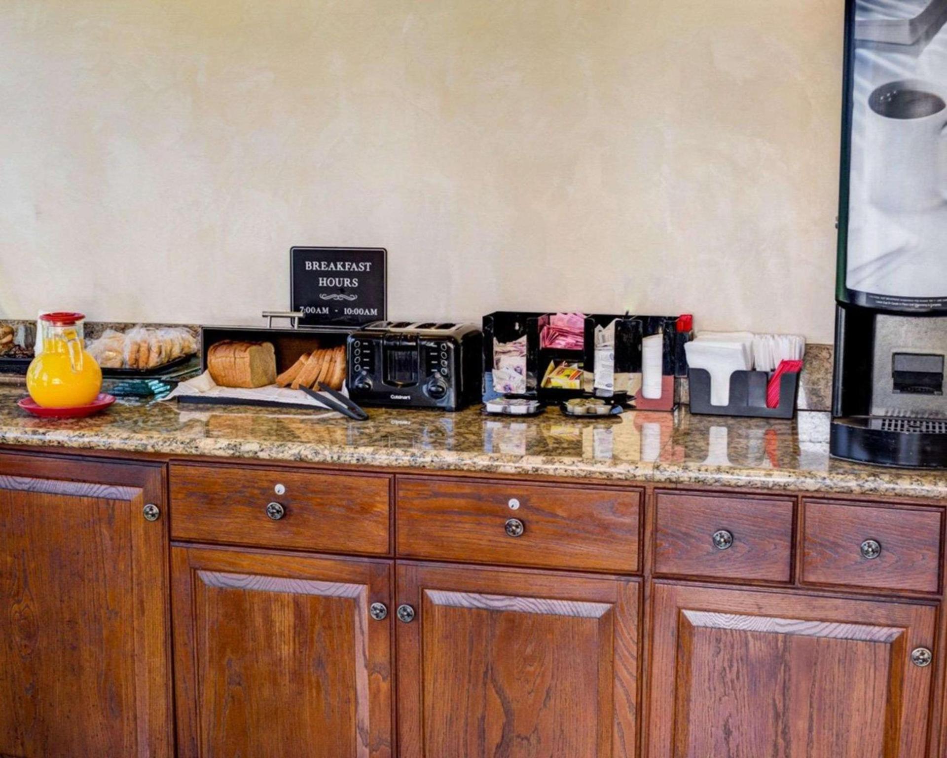 Rodeway Inn near Venice Beach photo 4