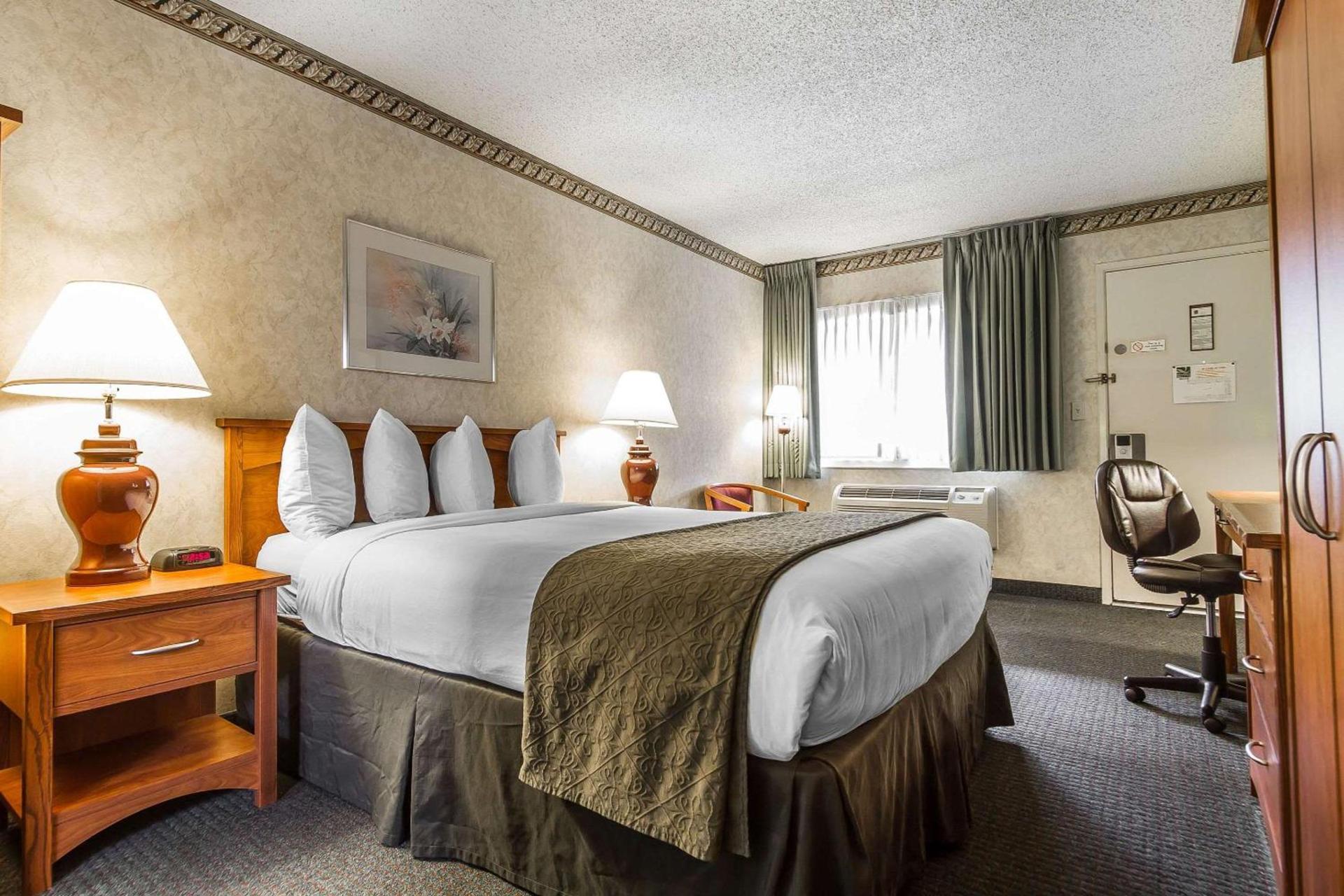 Quality Inn & Suites Silicon Valley photo 35