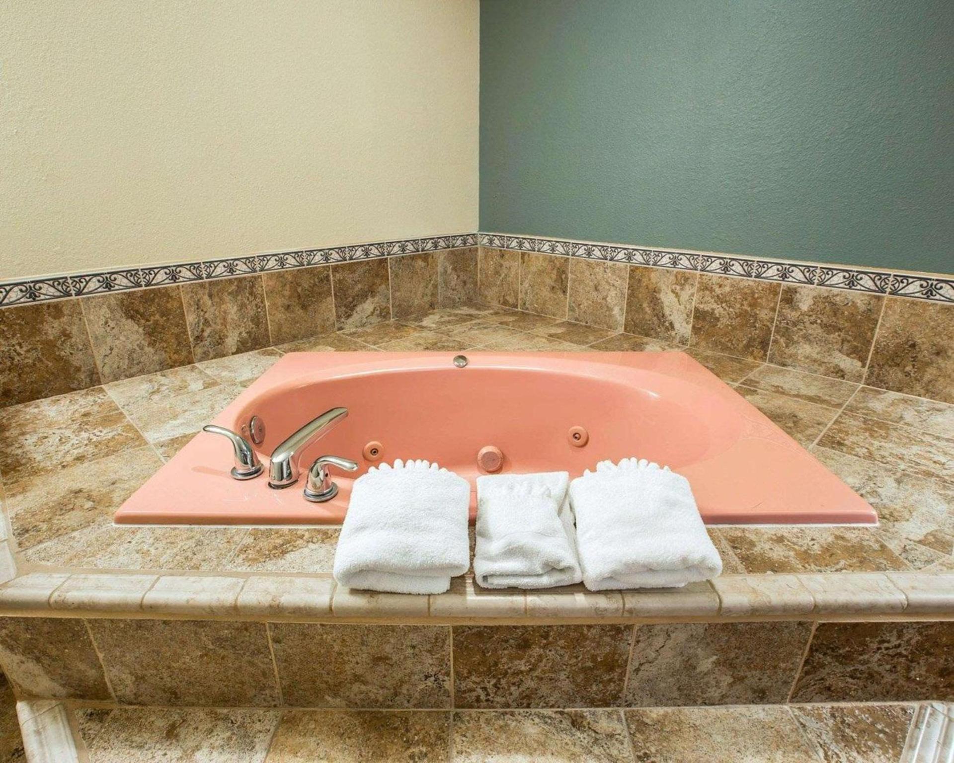 Rodeway Inn Delano photo 11