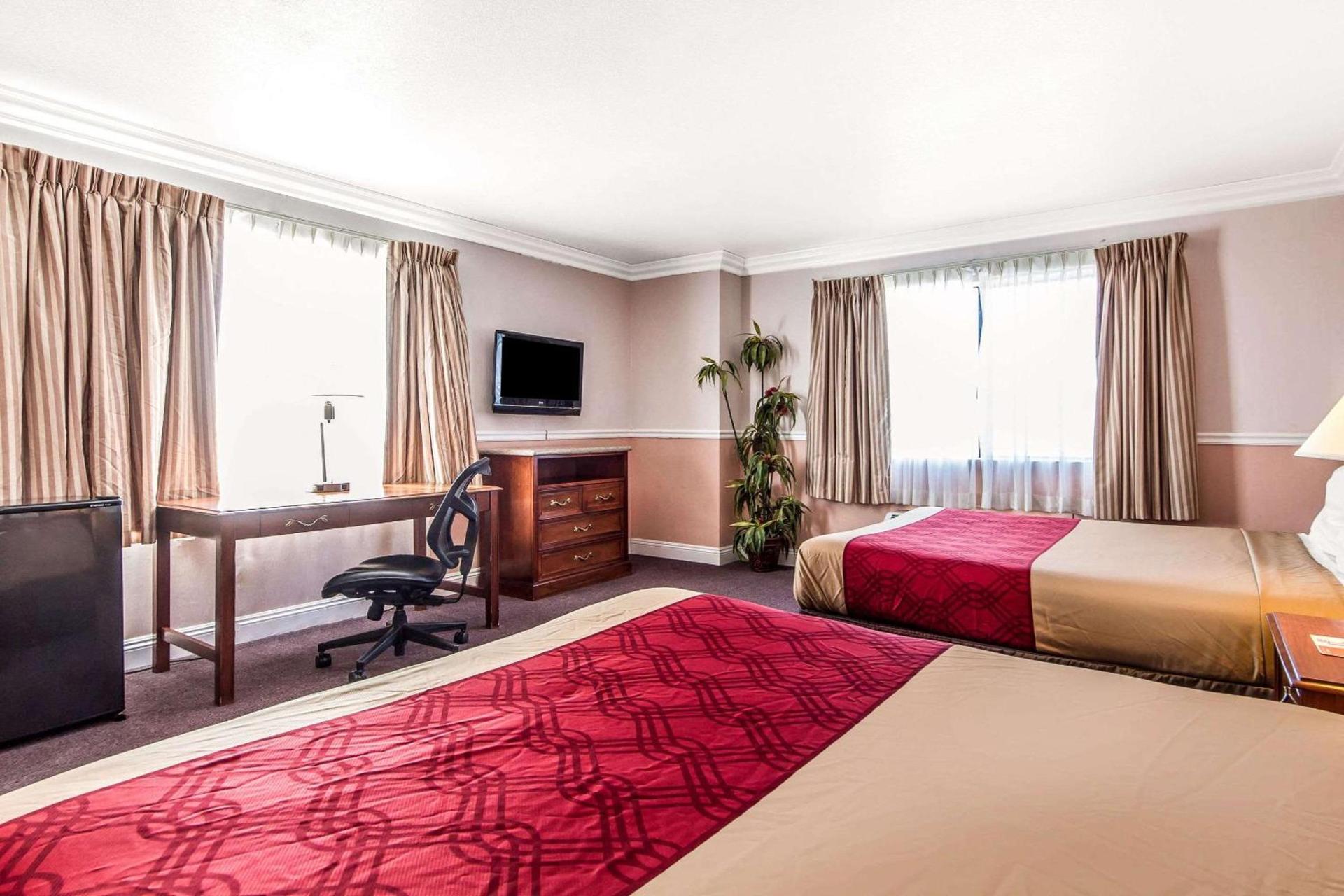 Econo Lodge Castro Valley I-580 photo 7
