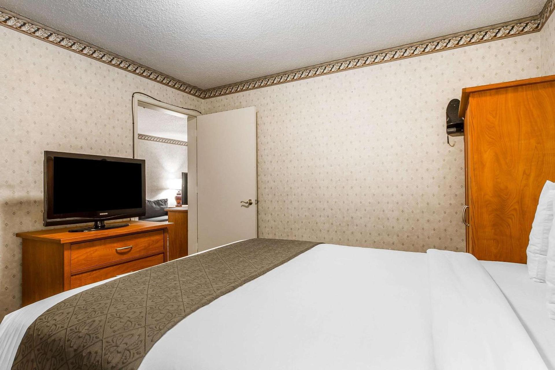Quality Inn & Suites Silicon Valley photo 42