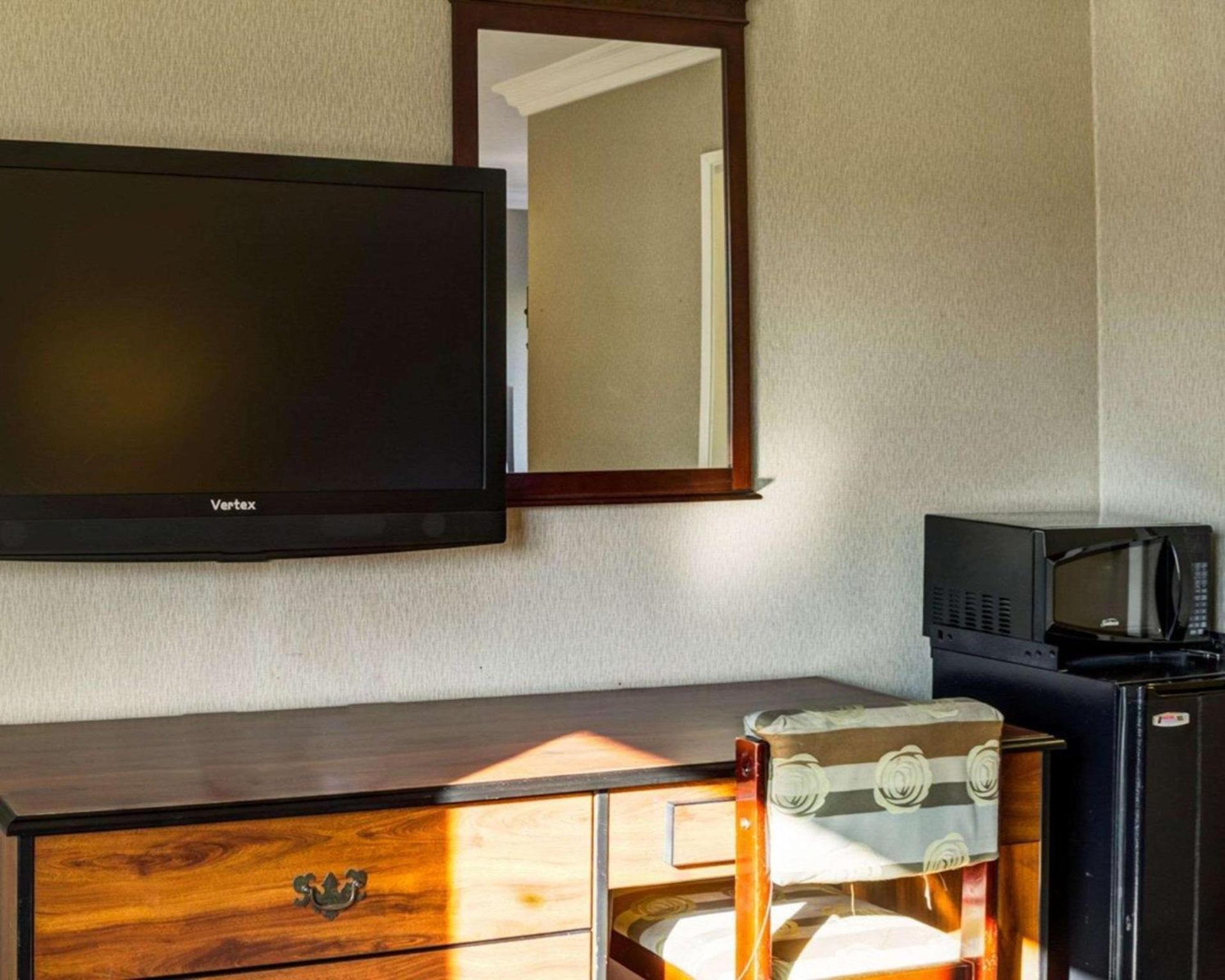 Rodeway Inn near Venice Beach photo 15