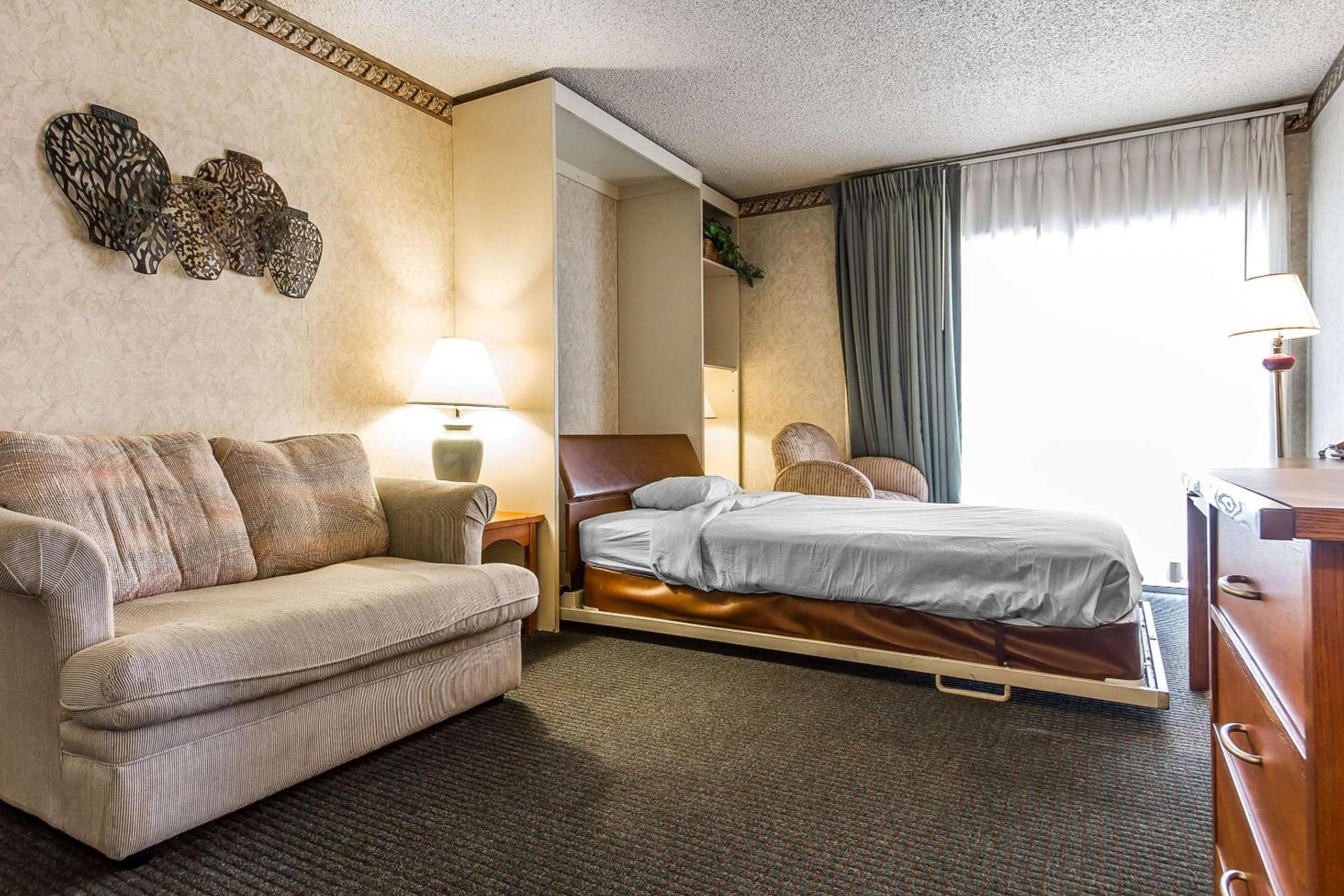 Quality Inn & Suites Silicon Valley photo 49