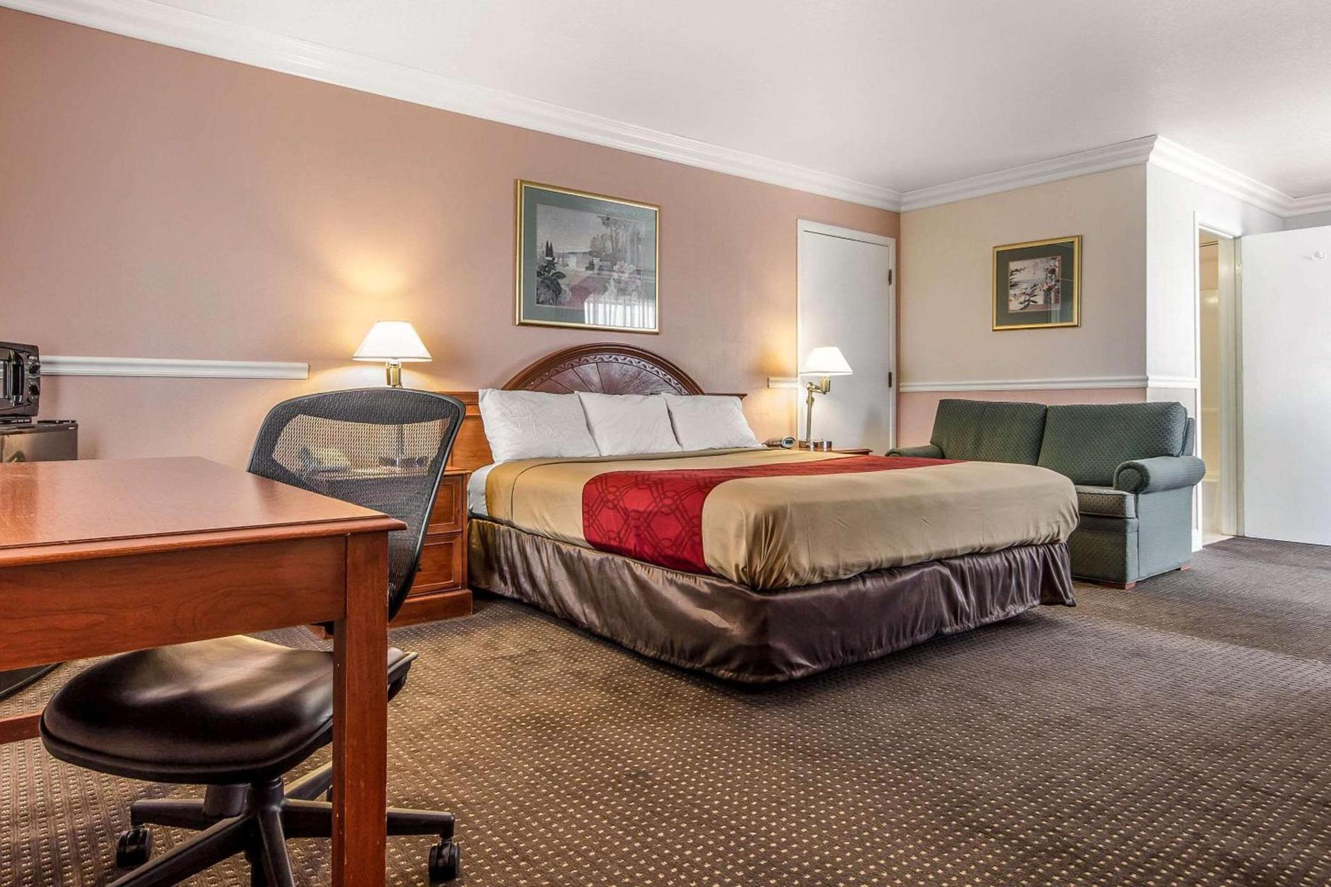 Econo Lodge Castro Valley I-580 photo 20