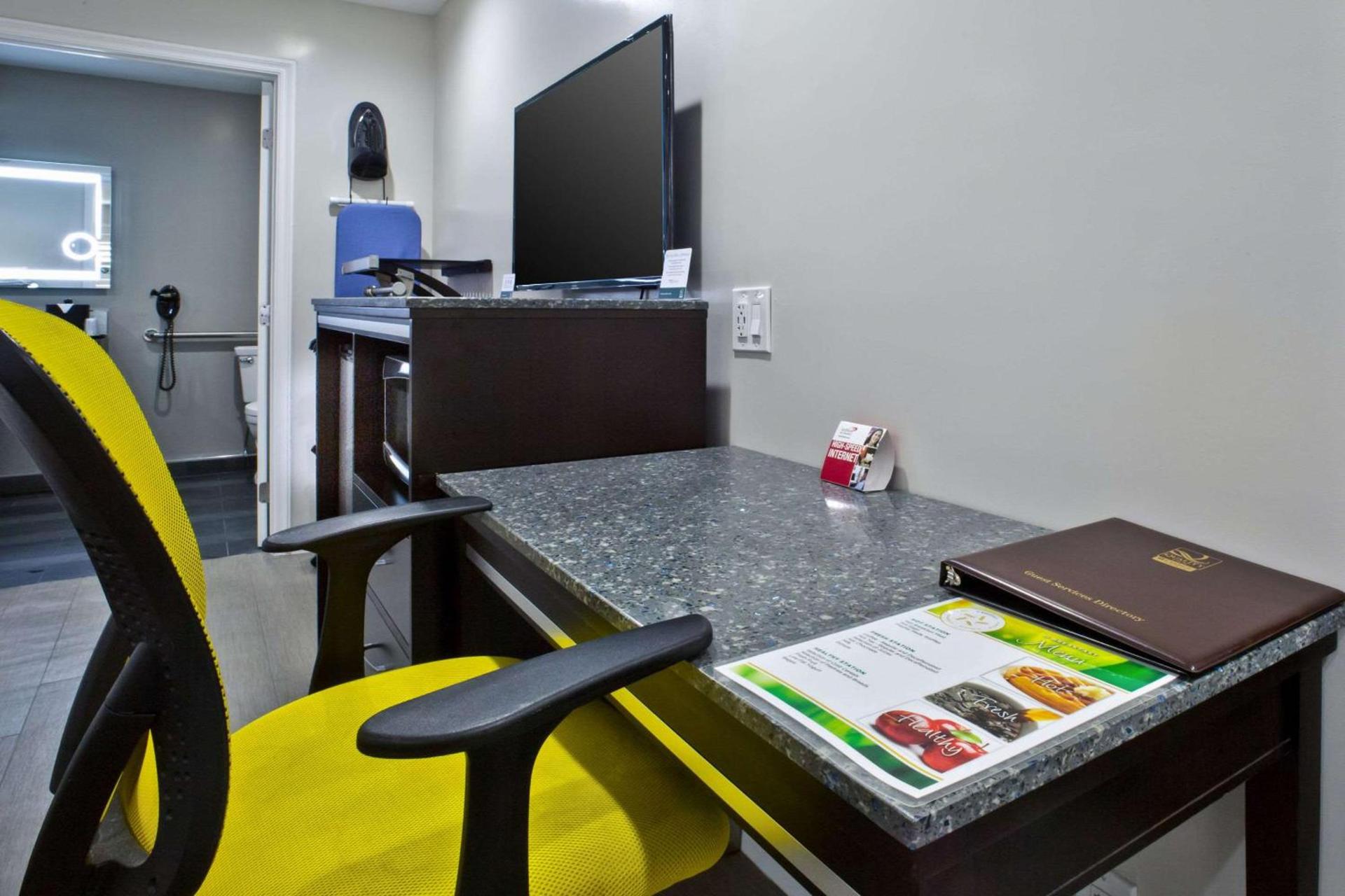 Bay Area Inn & Suites photo 12