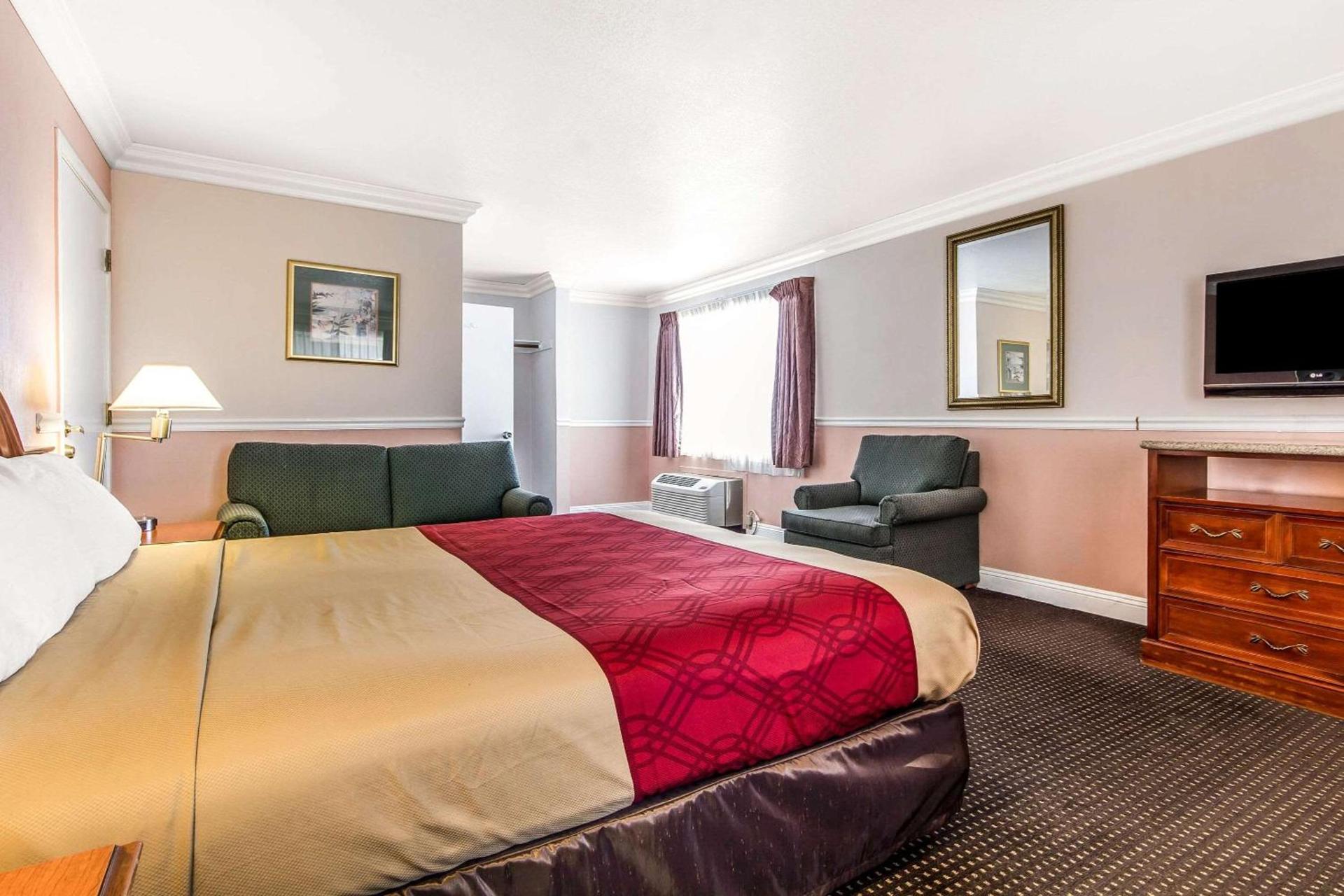 Econo Lodge Castro Valley I-580 photo 19