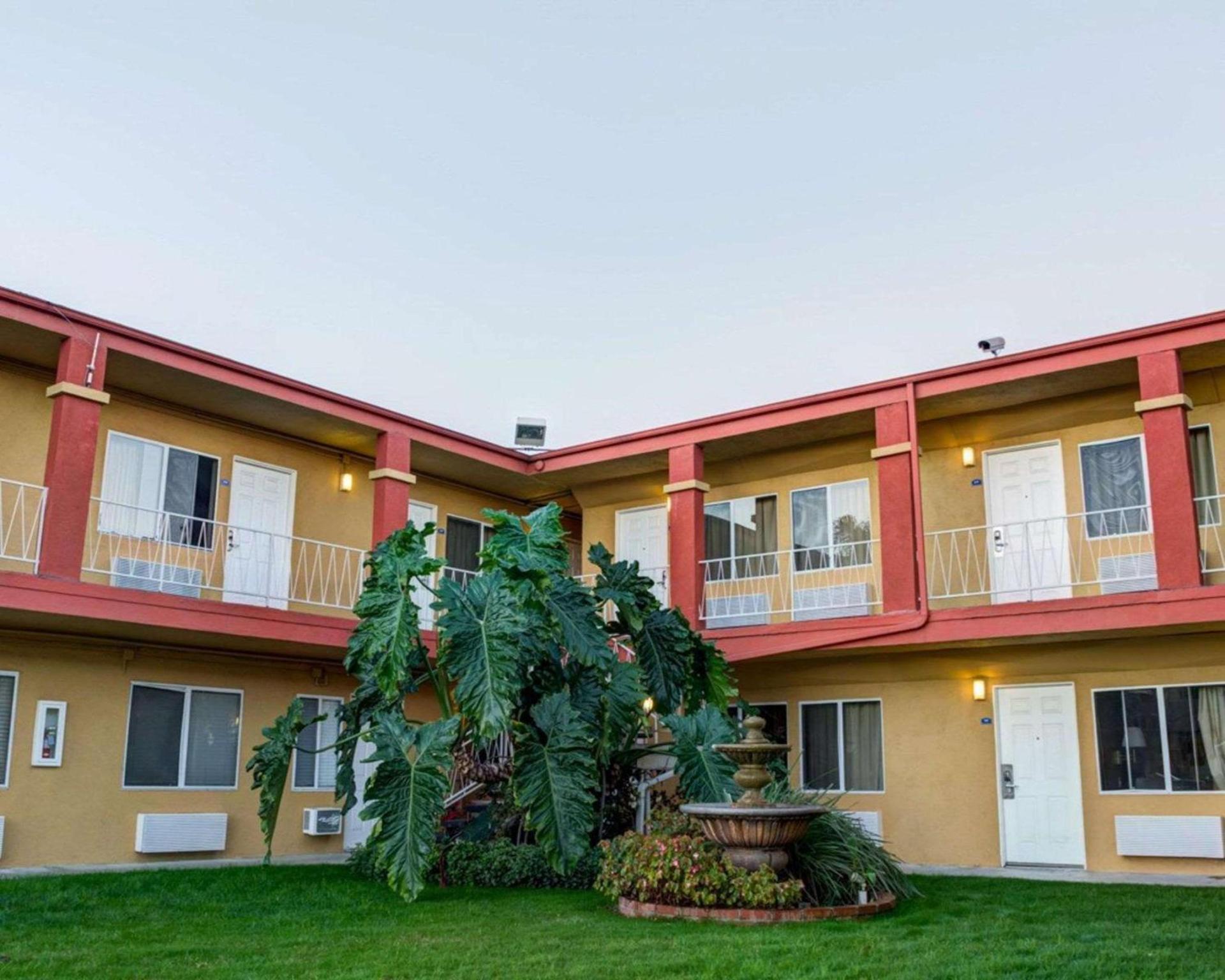Rodeway Inn near Venice Beach photo 21