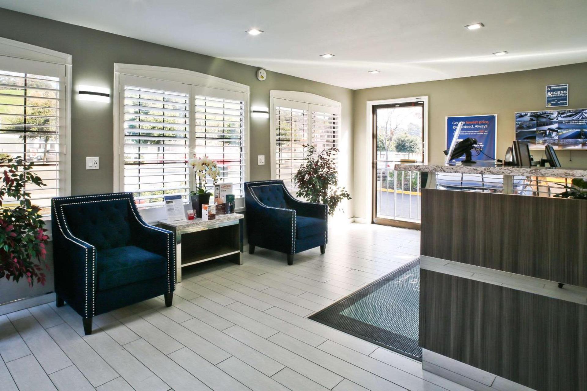 Bay Area Inn & Suites photo 8