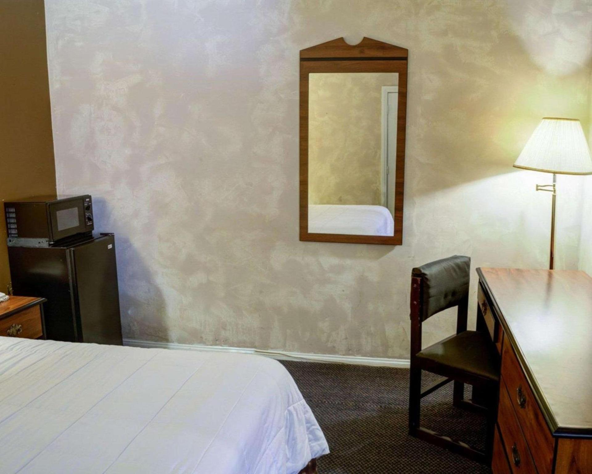 Rodeway Inn near Venice Beach photo 24
