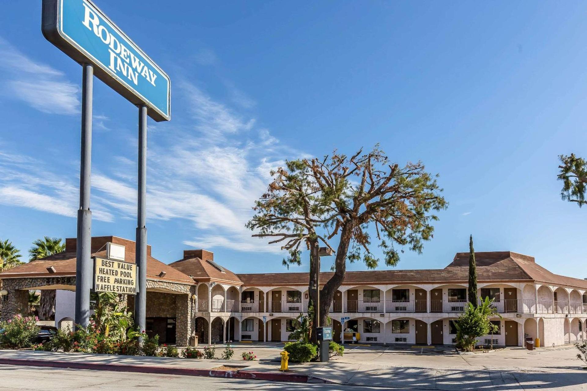 Rodeway Inn Magic Mountain Area photo 1
