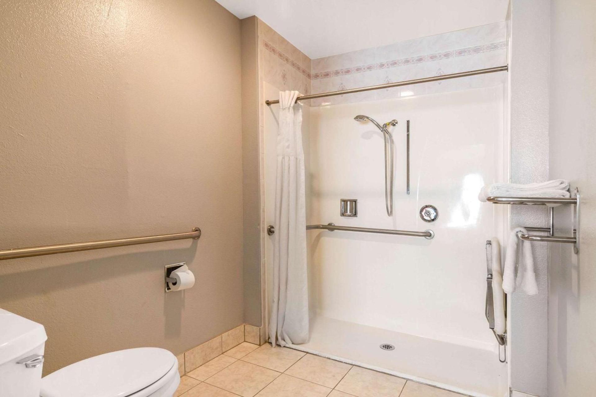 Auburn House Hotel photo 18