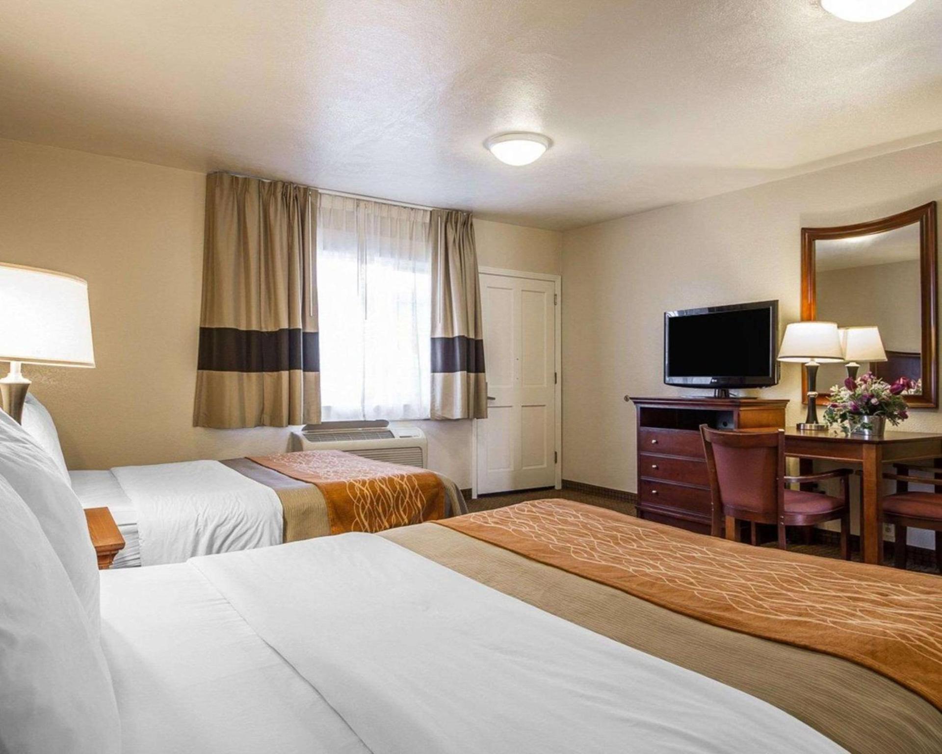 Blu Pacific Hotel photo 4