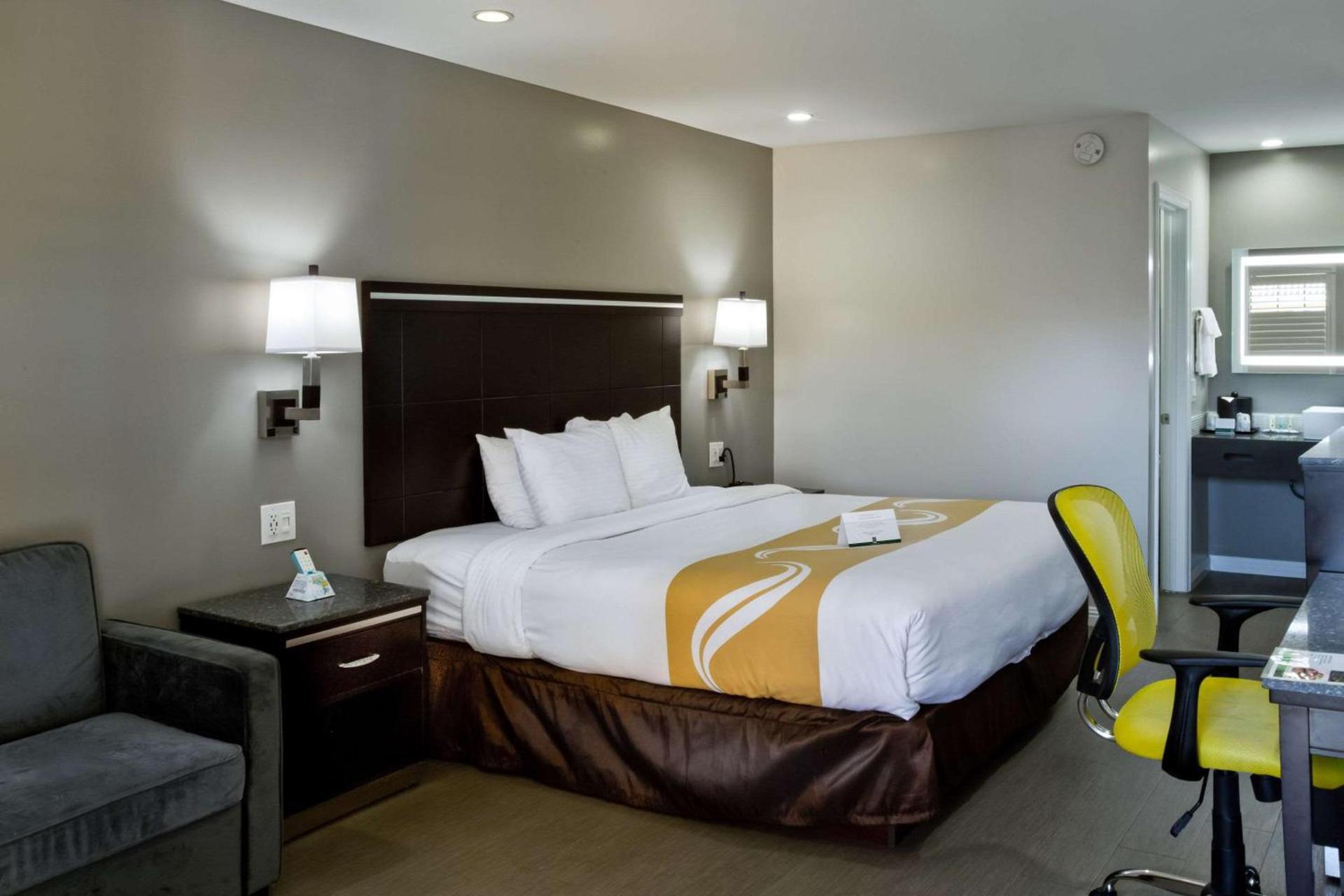 Bay Area Inn & Suites photo 15