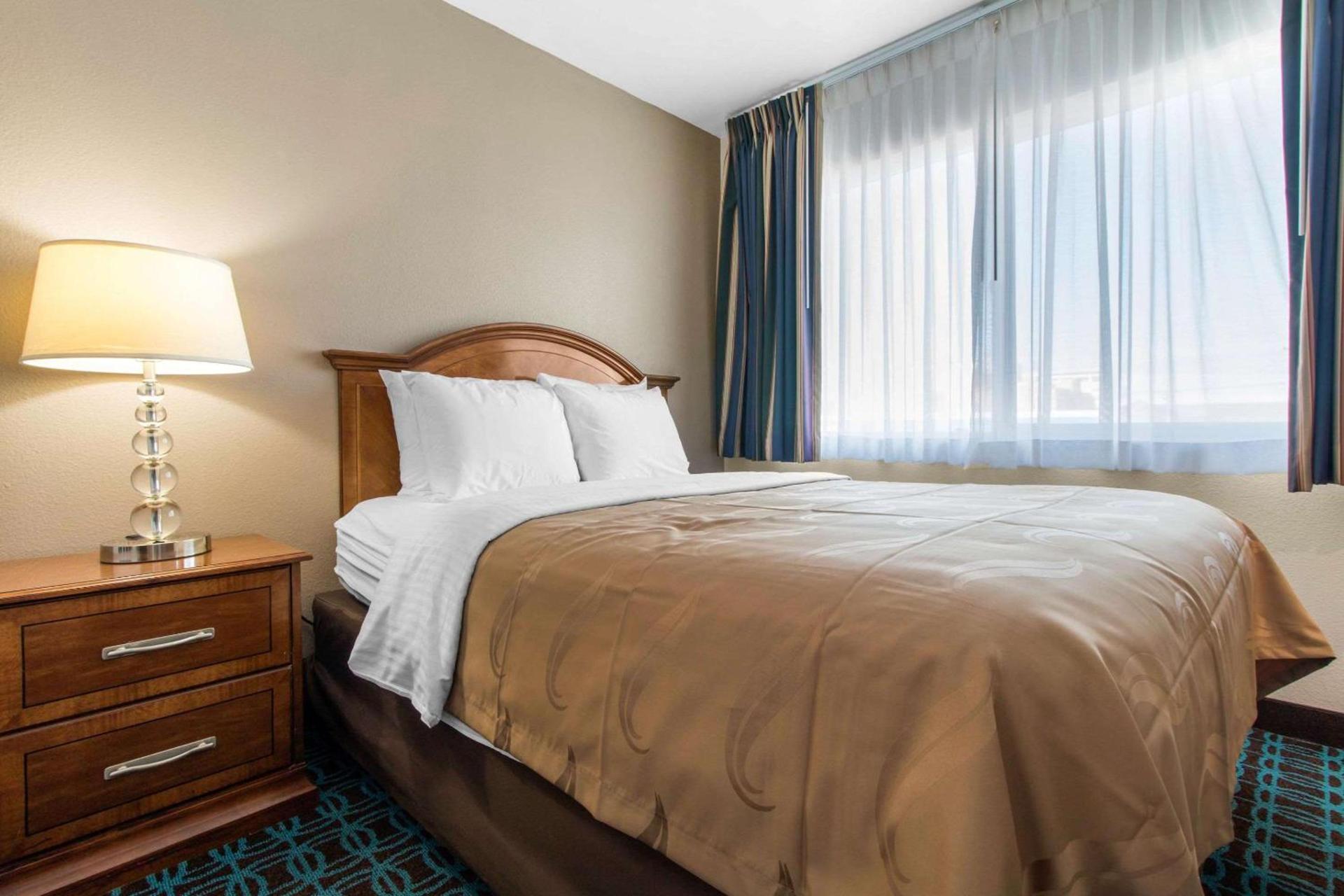Ramada Bayside Inn & Suites Eureka photo 22