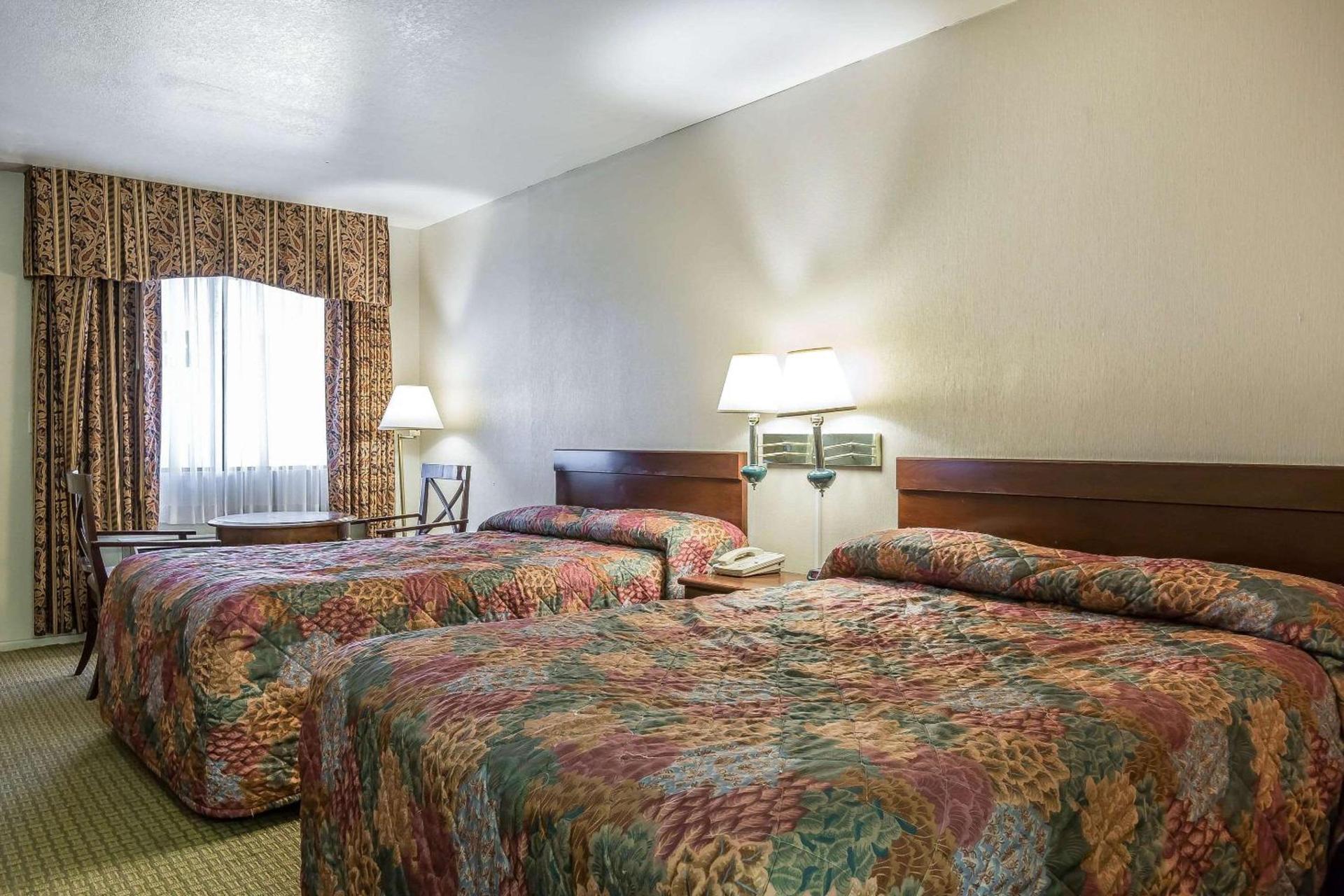 Rodeway Inn Magic Mountain Area photo 12