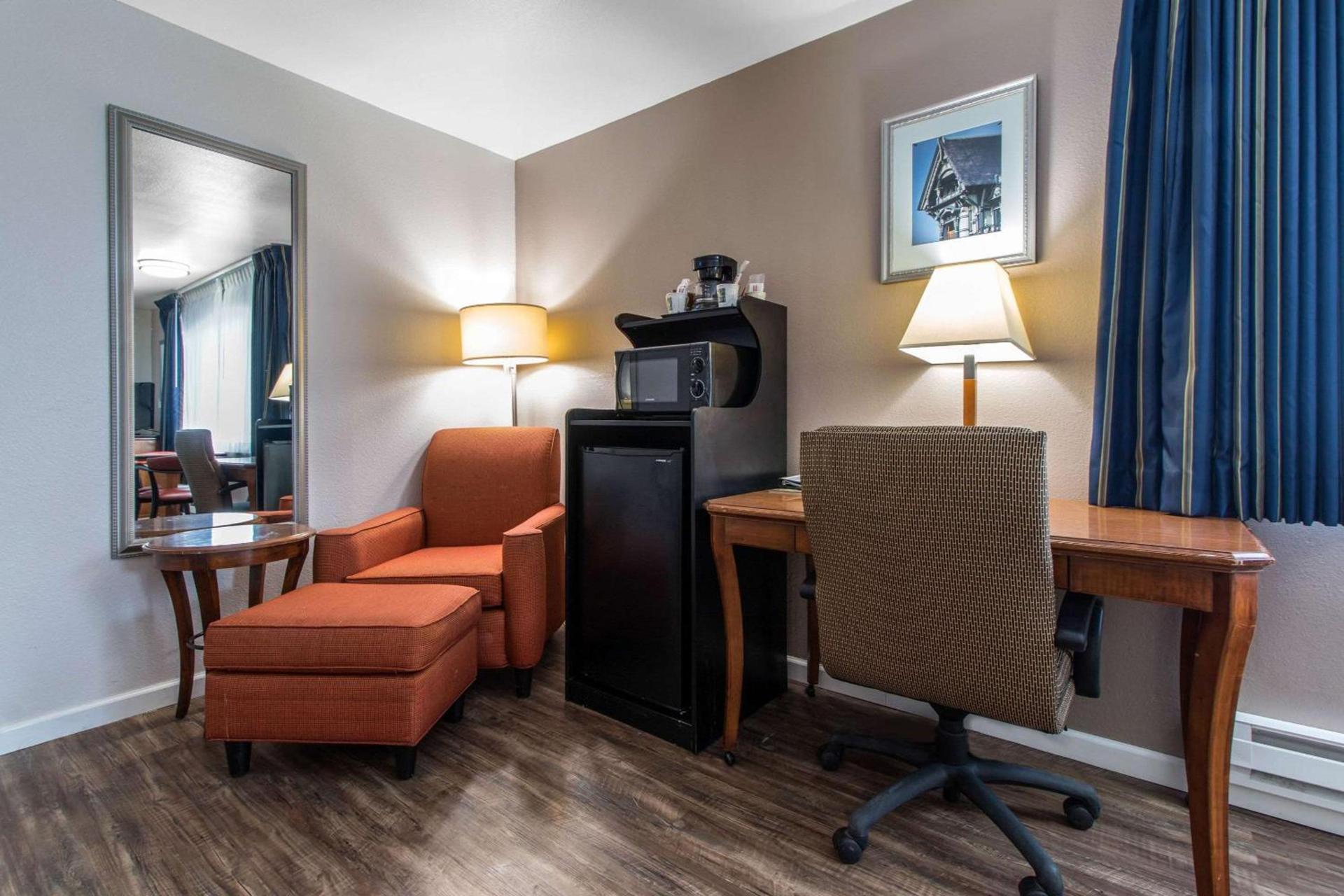 Ramada Bayside Inn & Suites Eureka photo 16