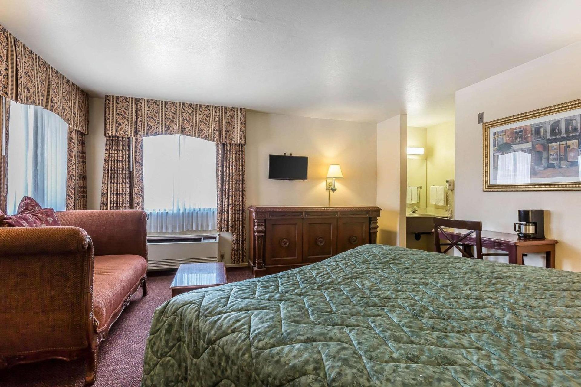 Rodeway Inn Magic Mountain Area photo 15