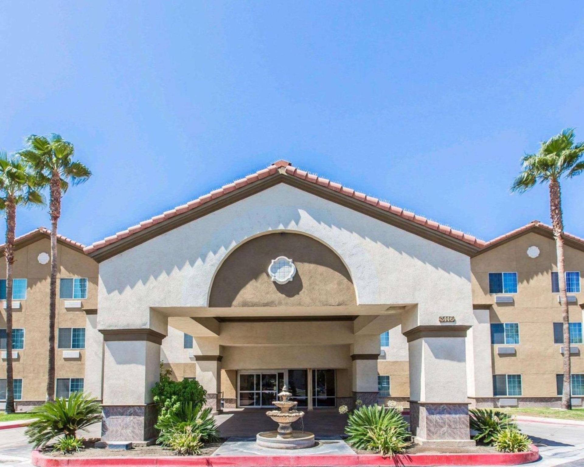 Comfort Suites Bakersfield photo 3