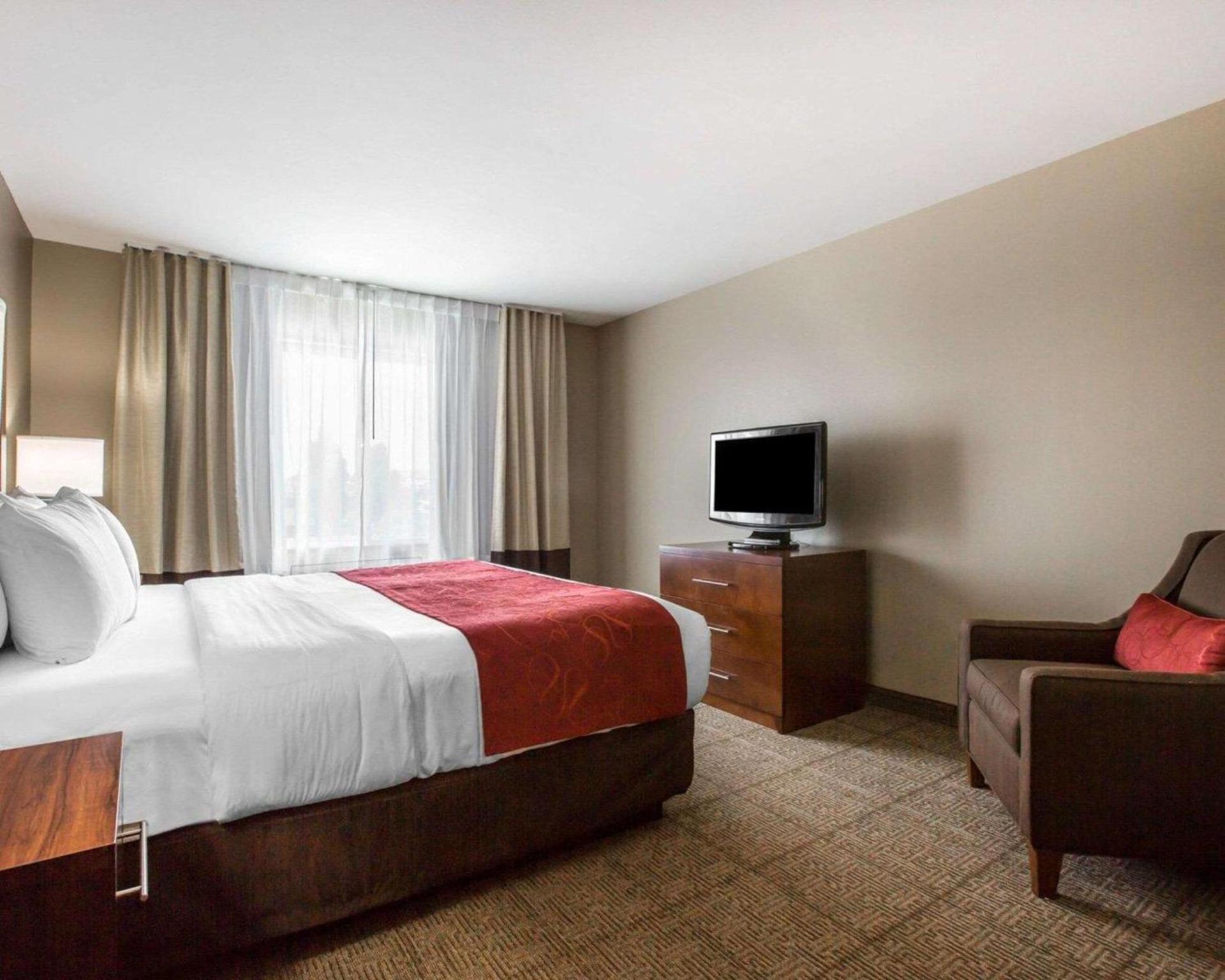 Comfort Suites Victorville-Hesperia photo 13