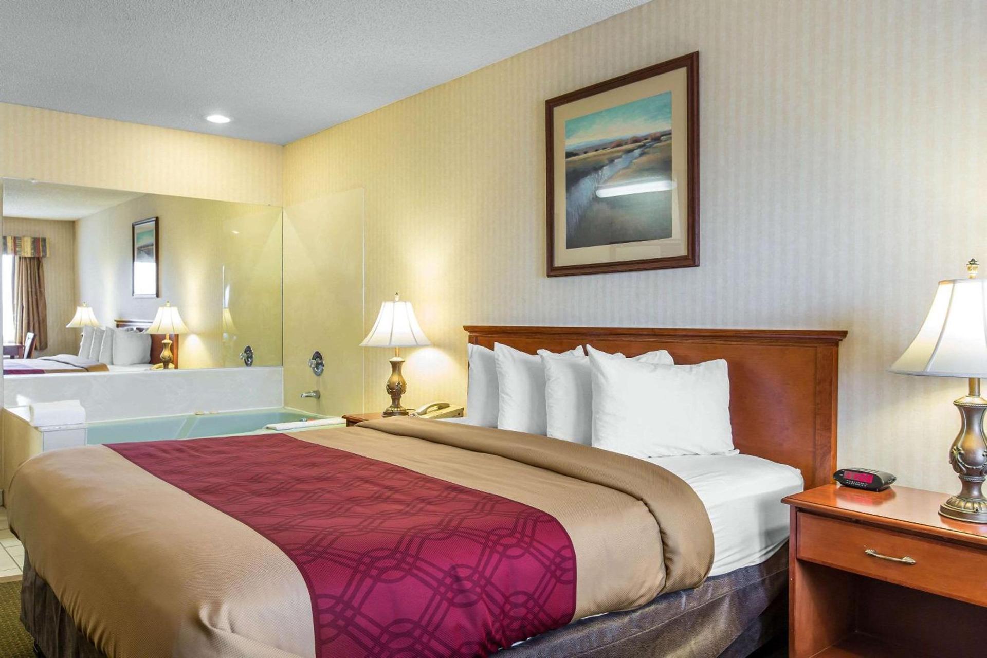 Econo Lodge Inn & Suites Riverside - Corona photo 15