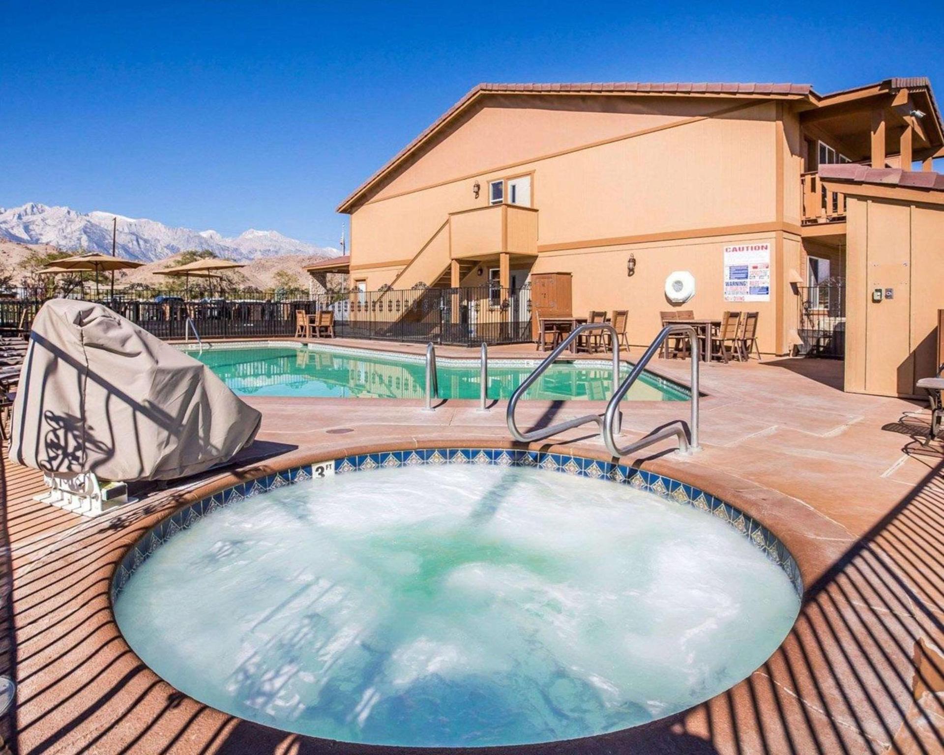 Quality Inn Lone Pine near Mount Whitney photo 3