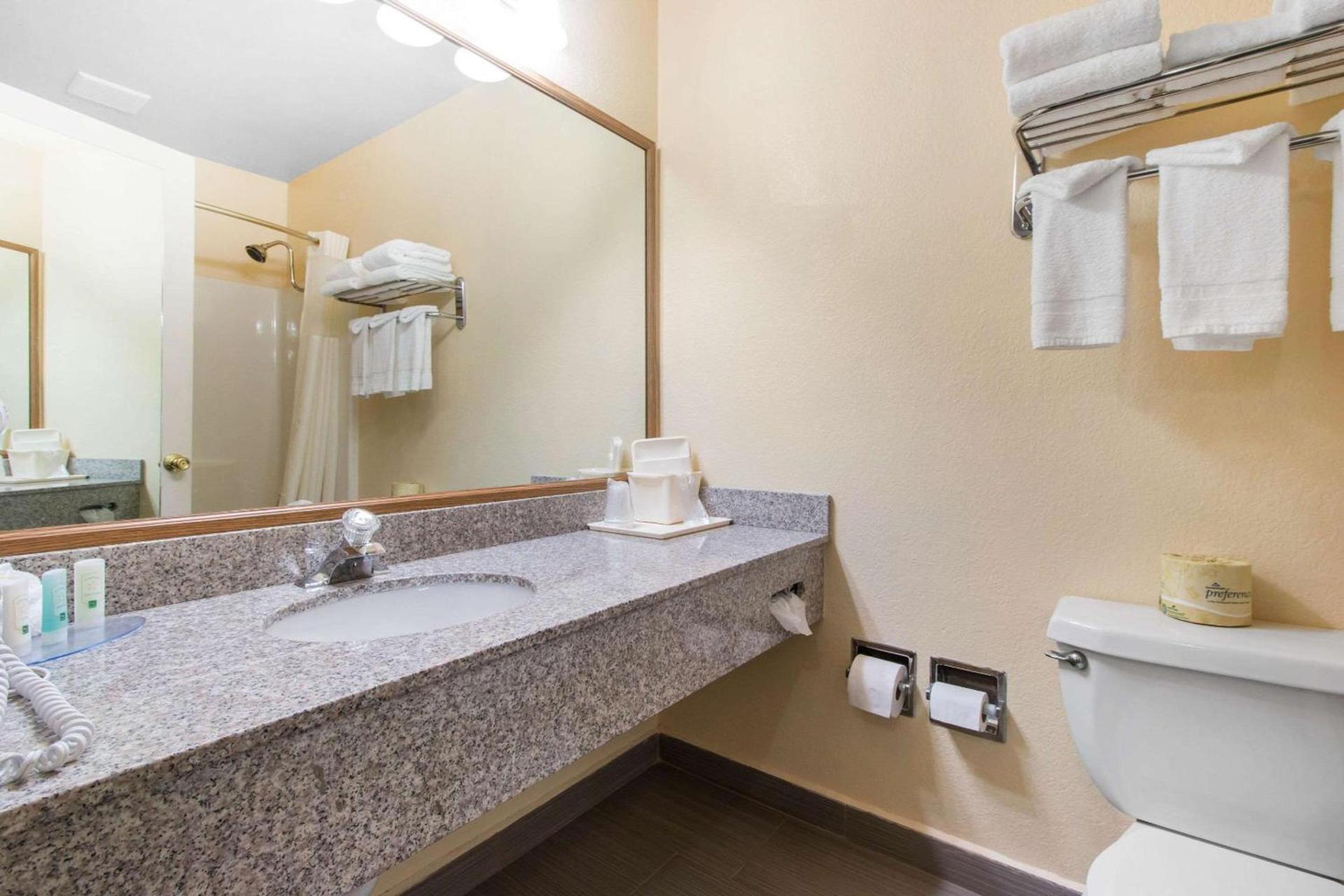 Quality Inn & Suites Crescent City Redwood Coast photo 3