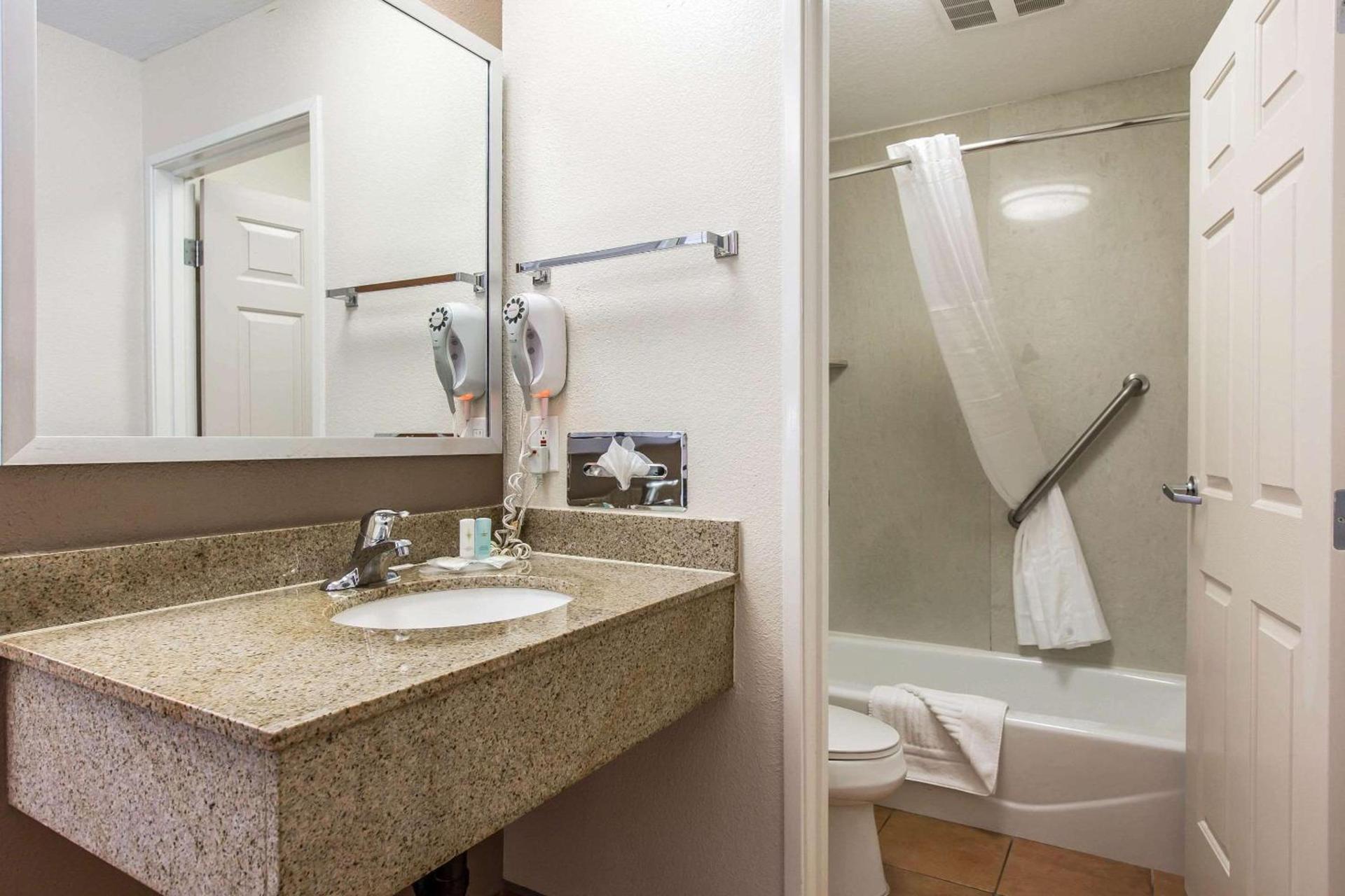 Comfort Inn Los Angeles near Hollywood photo 11
