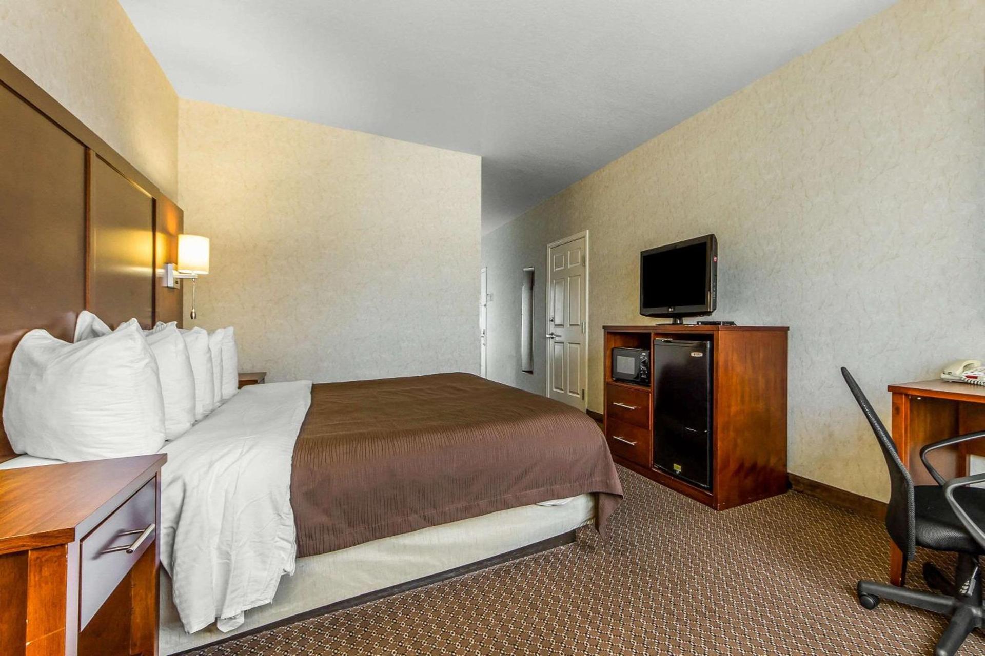 Quality Inn photo 13