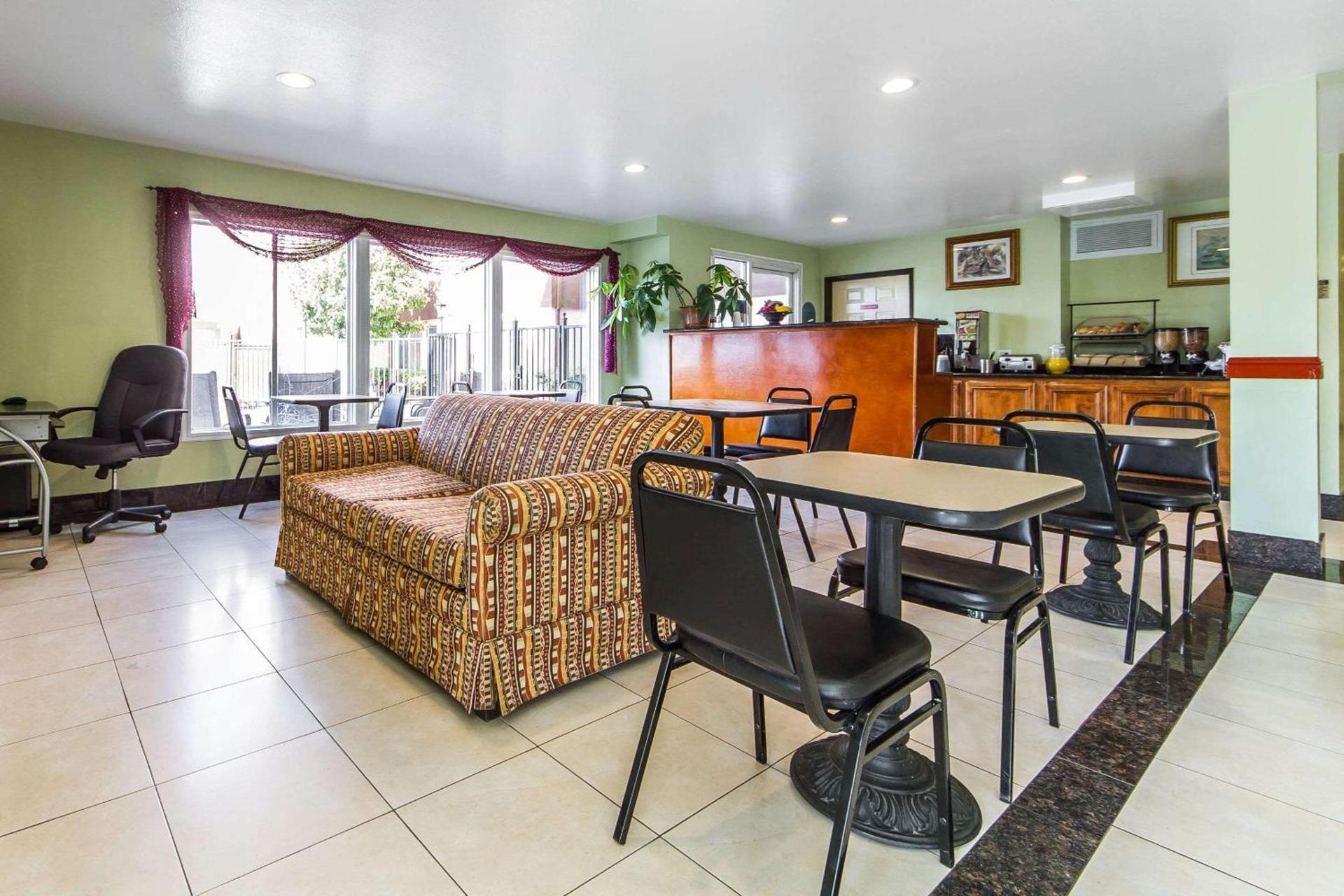 Rodeway Inn & Suites Hayward - Oakland South photo 6