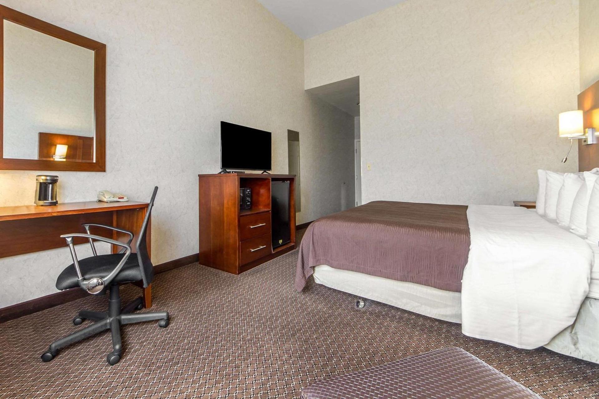 Quality Inn photo 18
