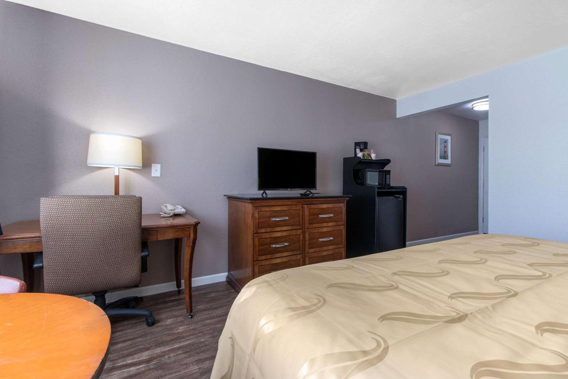 Ramada Bayside Inn & Suites Eureka photo 27