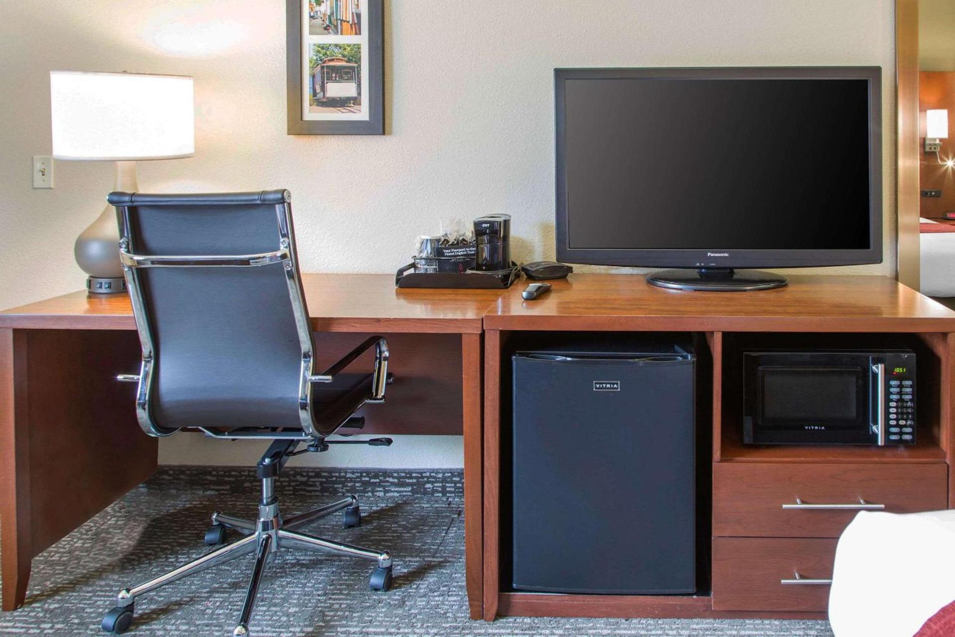 Comfort Inn & Suites San Francisco Airport North photo 23