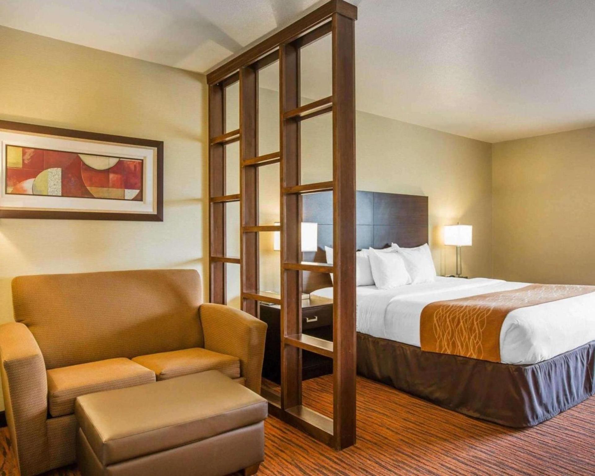 Comfort Suites Clovis - Fresno photo 27