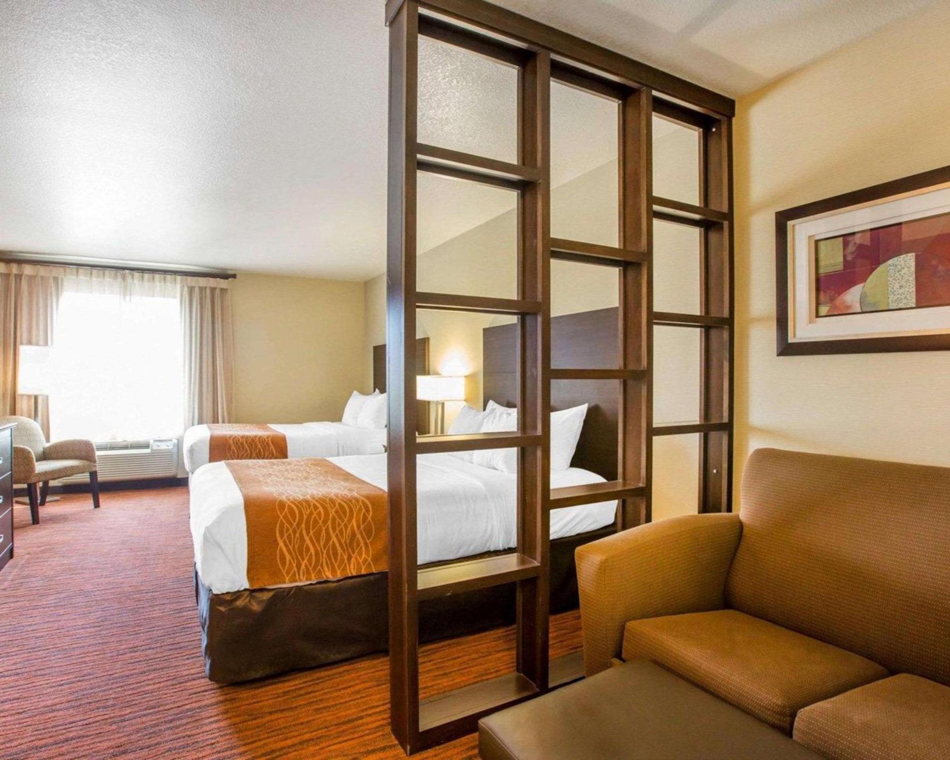 Comfort Suites Clovis - Fresno photo 26